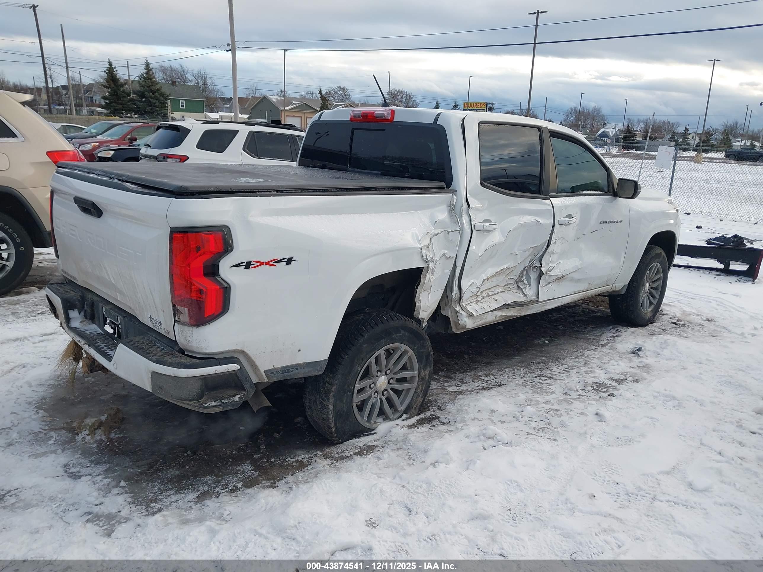 CHEVROLET COLORADO image 4