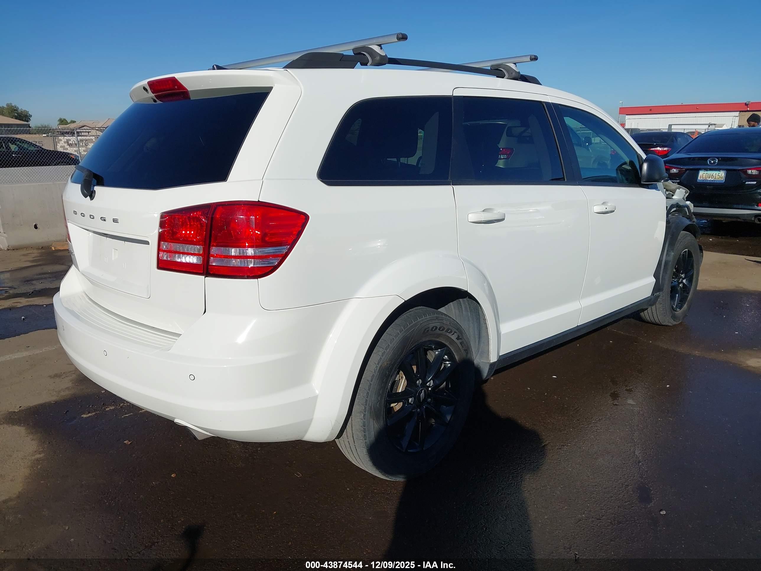 DODGE JOURNEY image 4