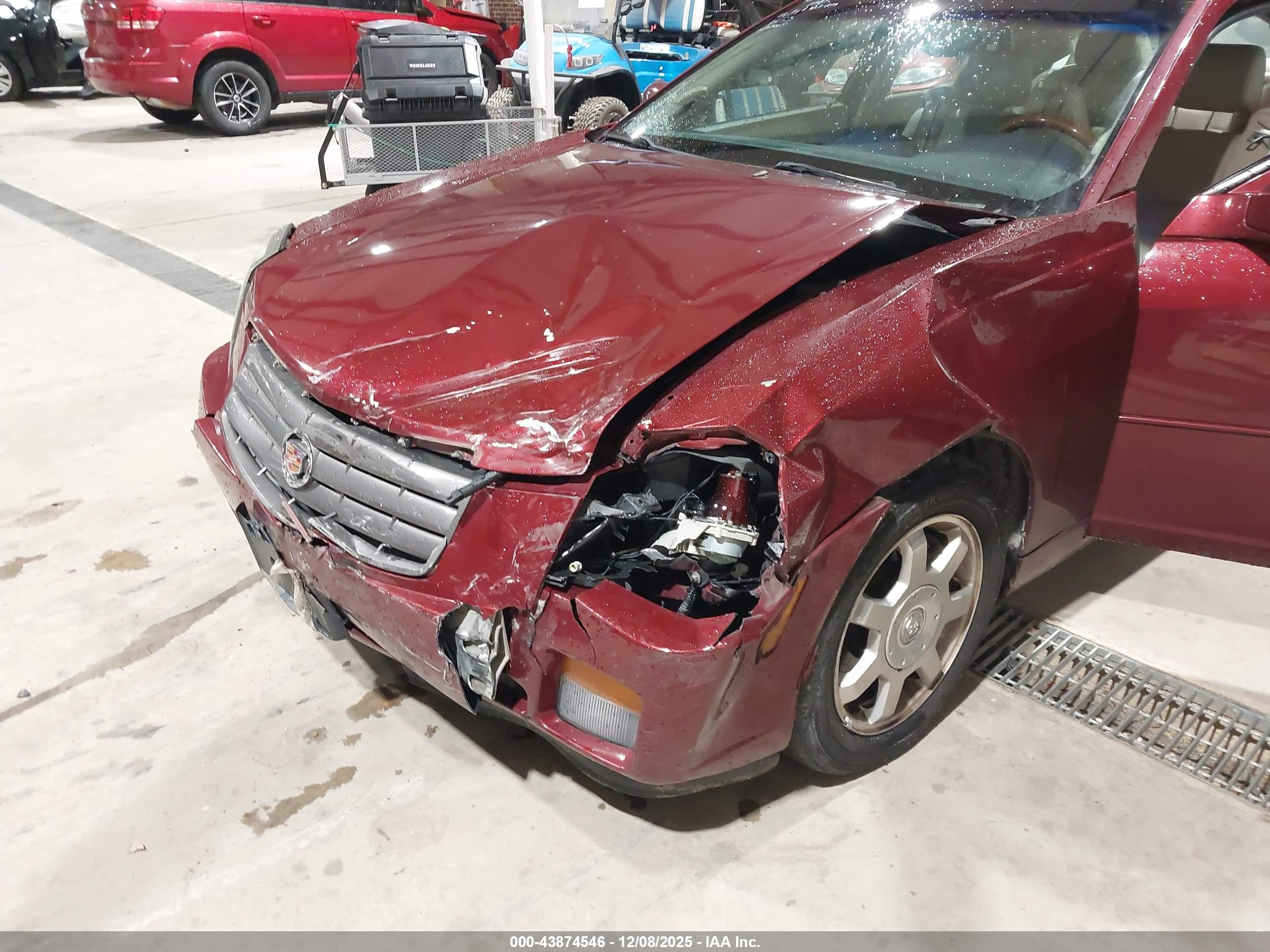 CADILLAC CTS image 6