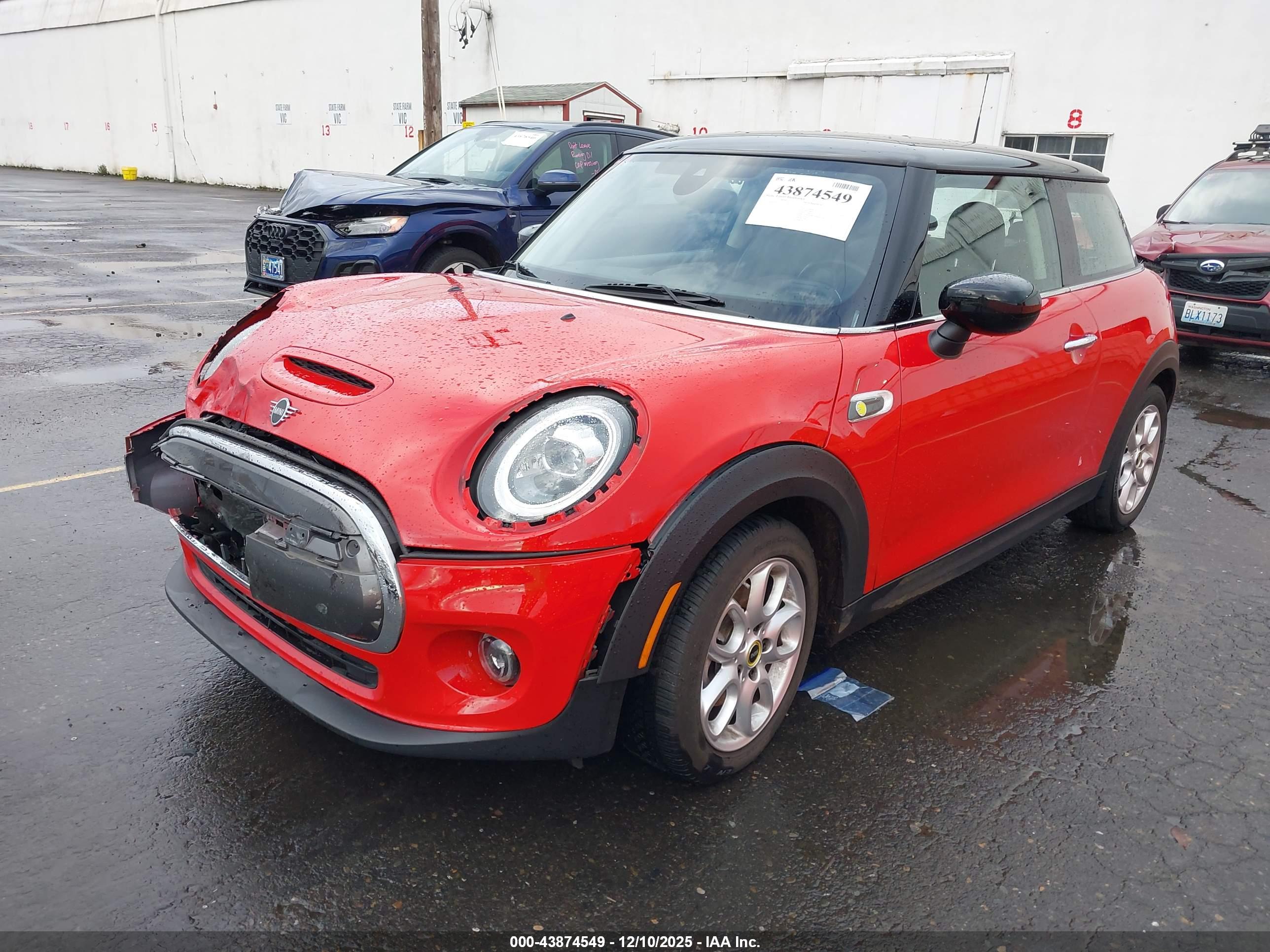 MINI SE image 2