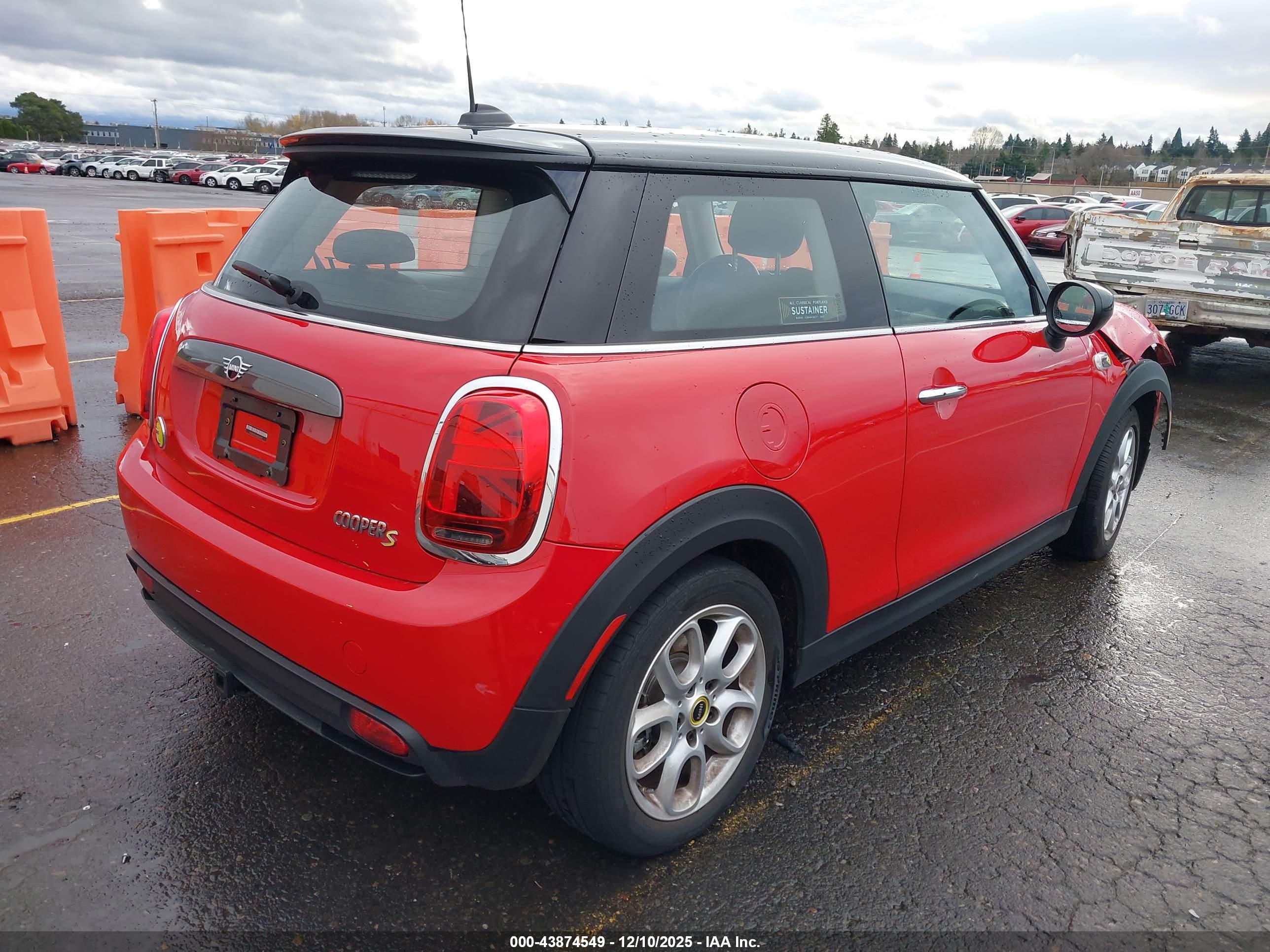 MINI SE image 4