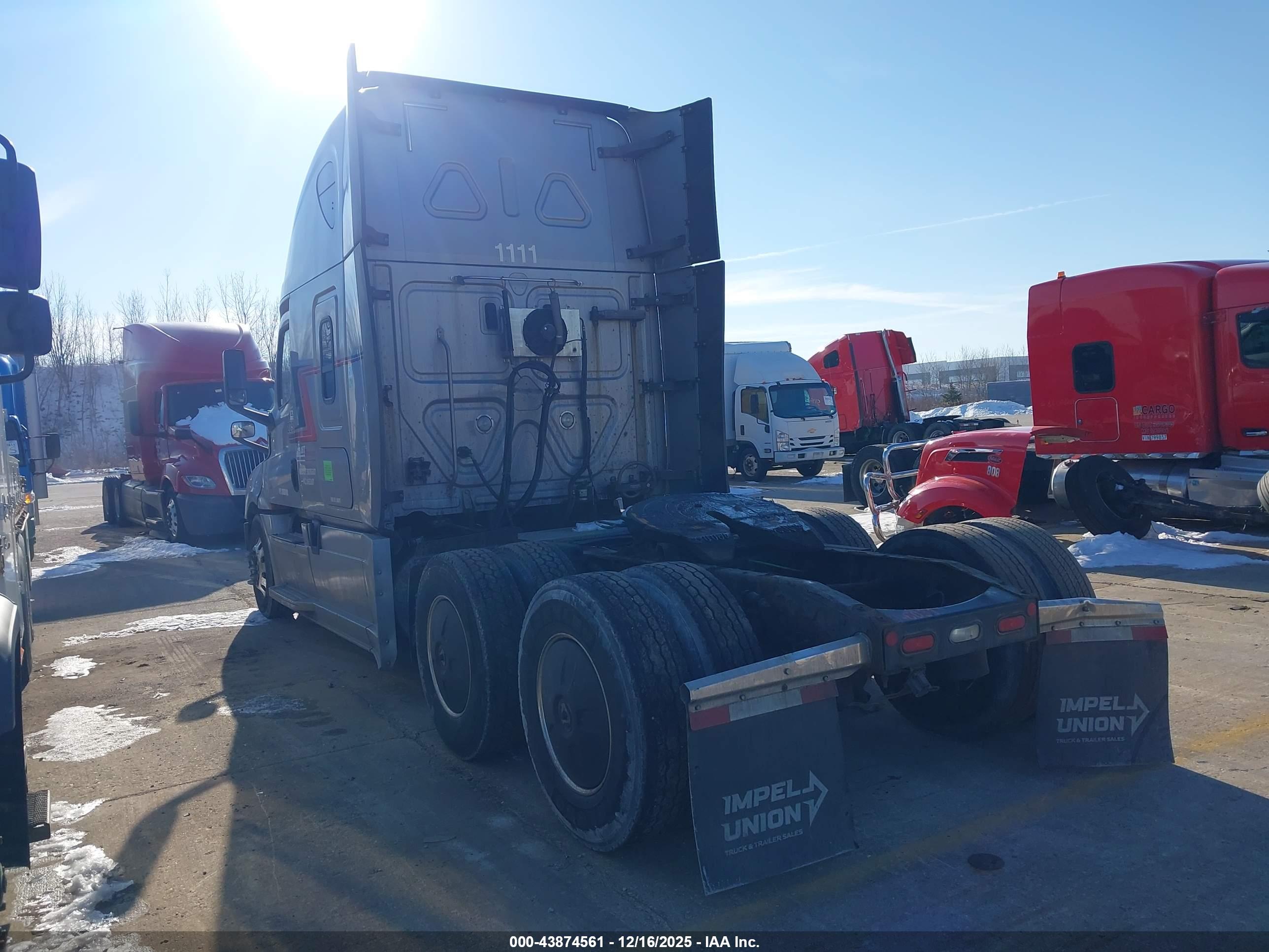 FREIGHTLINER NEW image 3