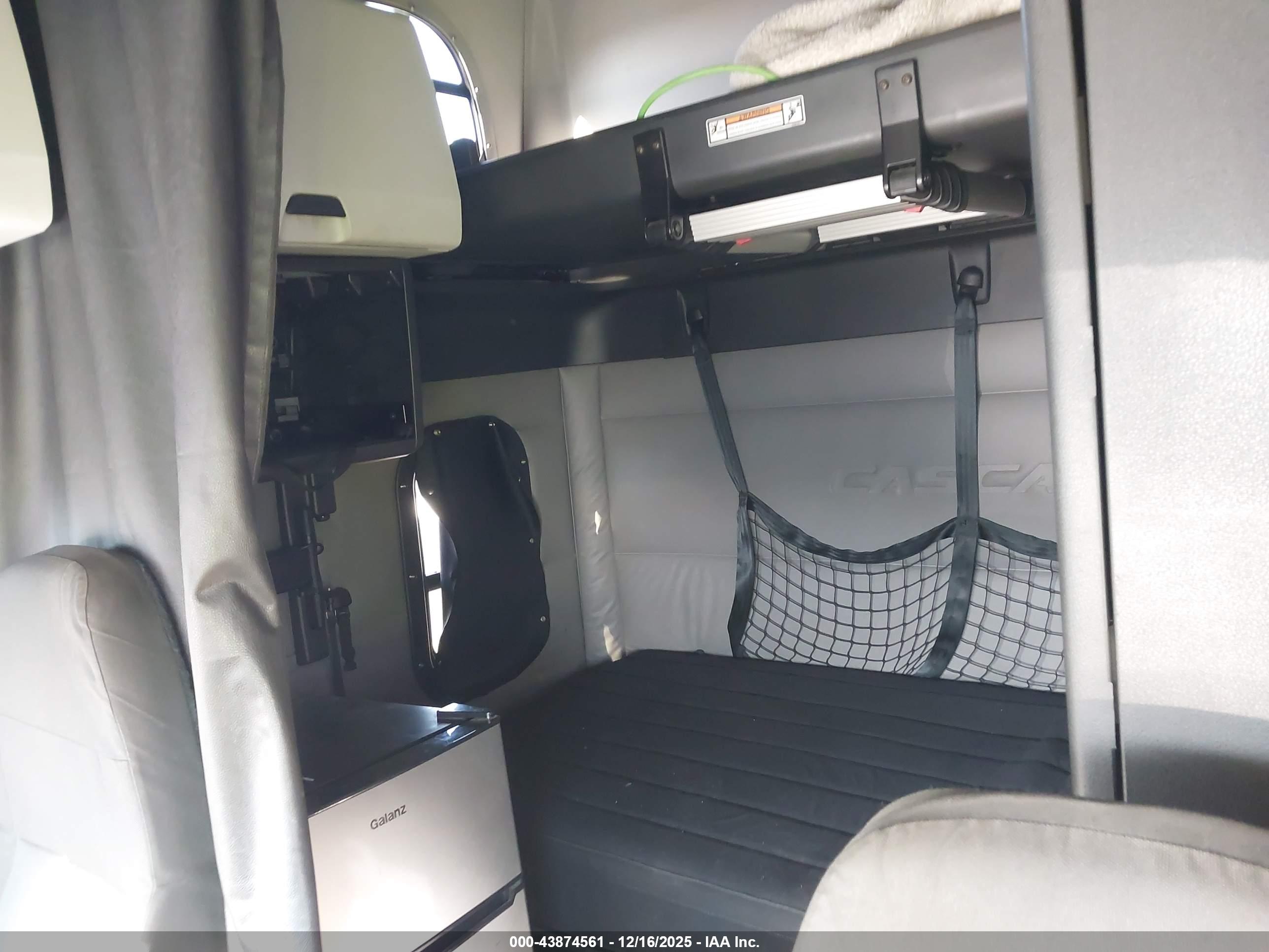 FREIGHTLINER NEW image 8