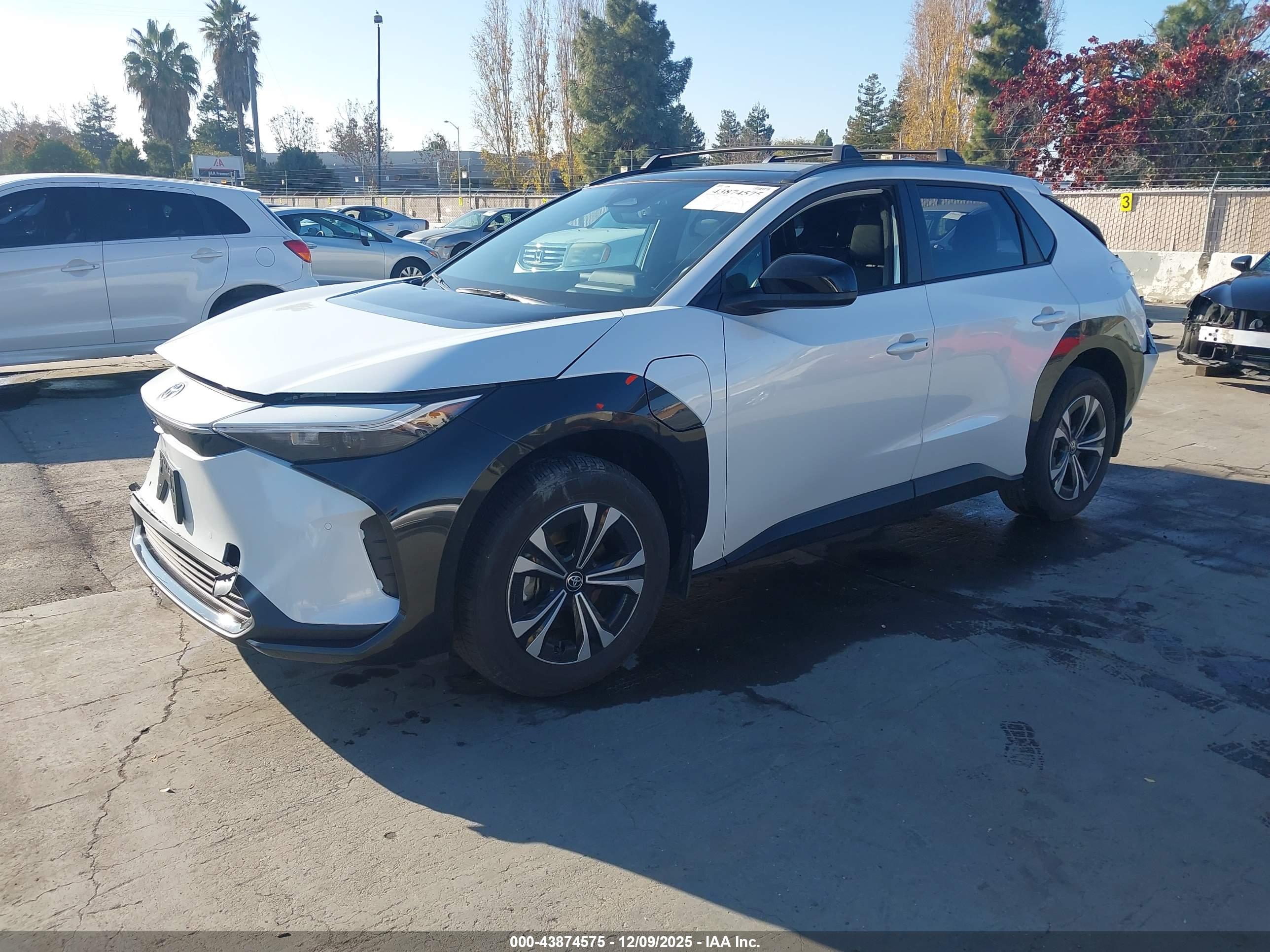 TOYOTA BZ4X image 2