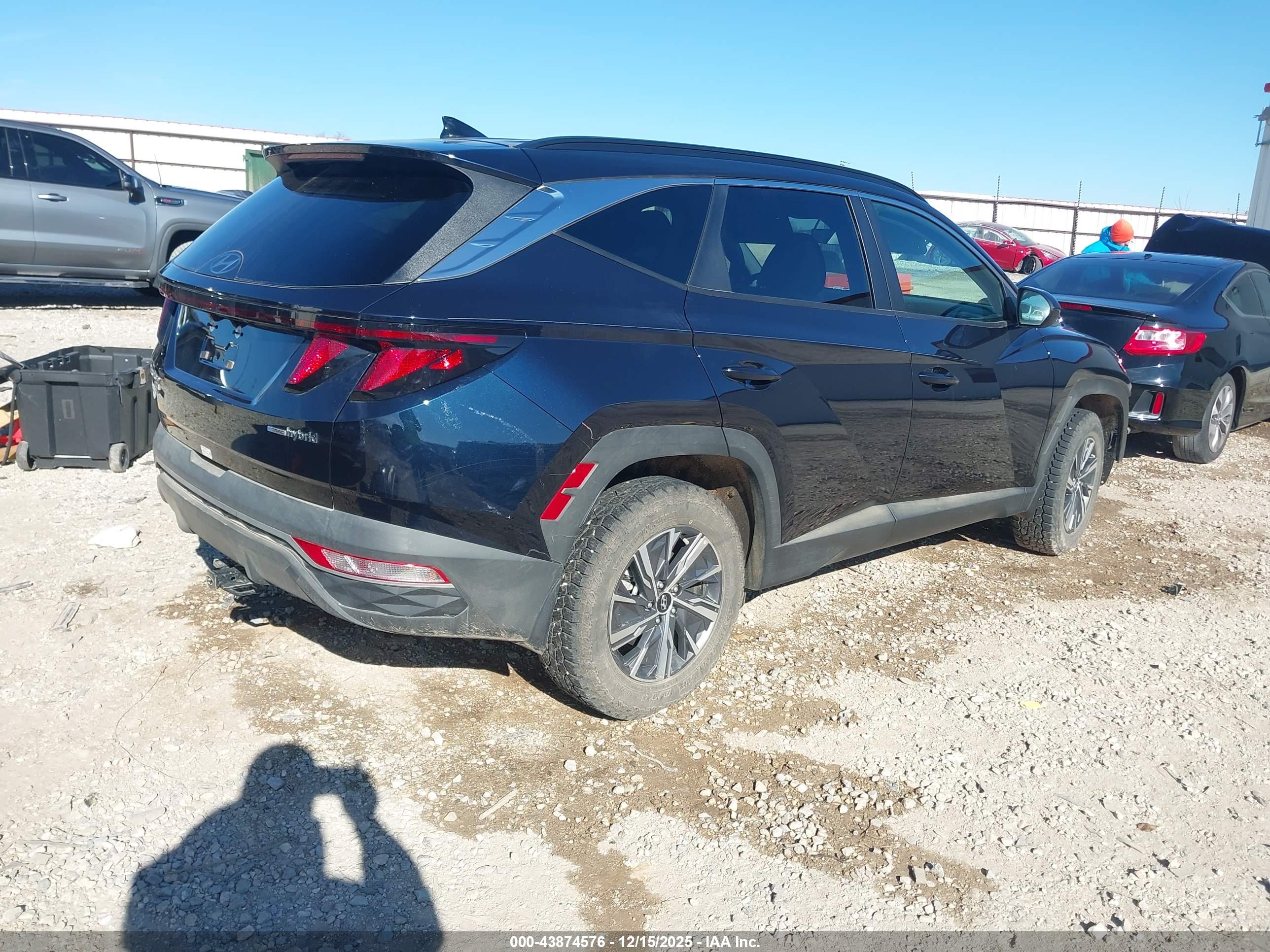 HYUNDAI TUCSON image 4
