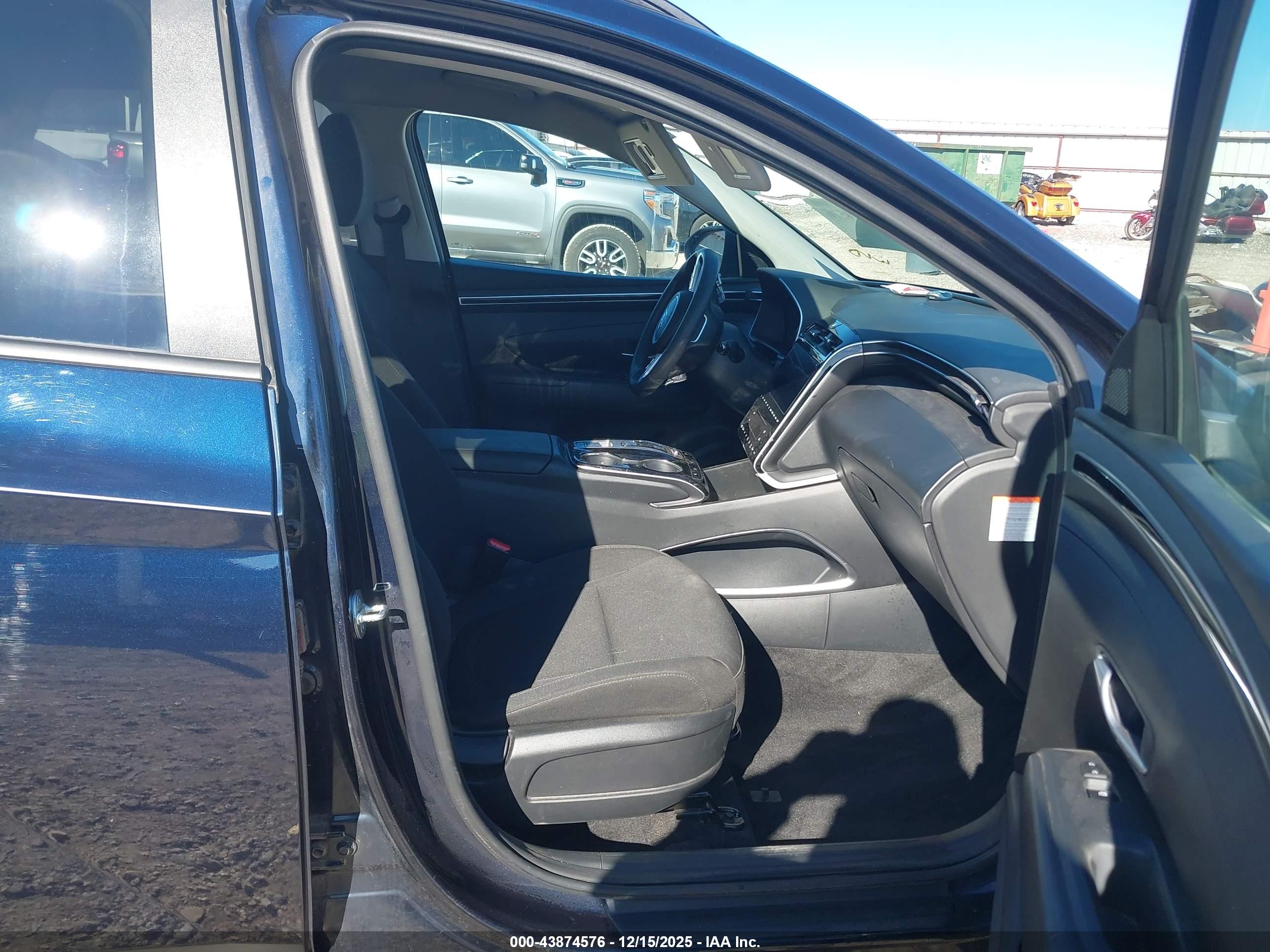 HYUNDAI TUCSON image 5