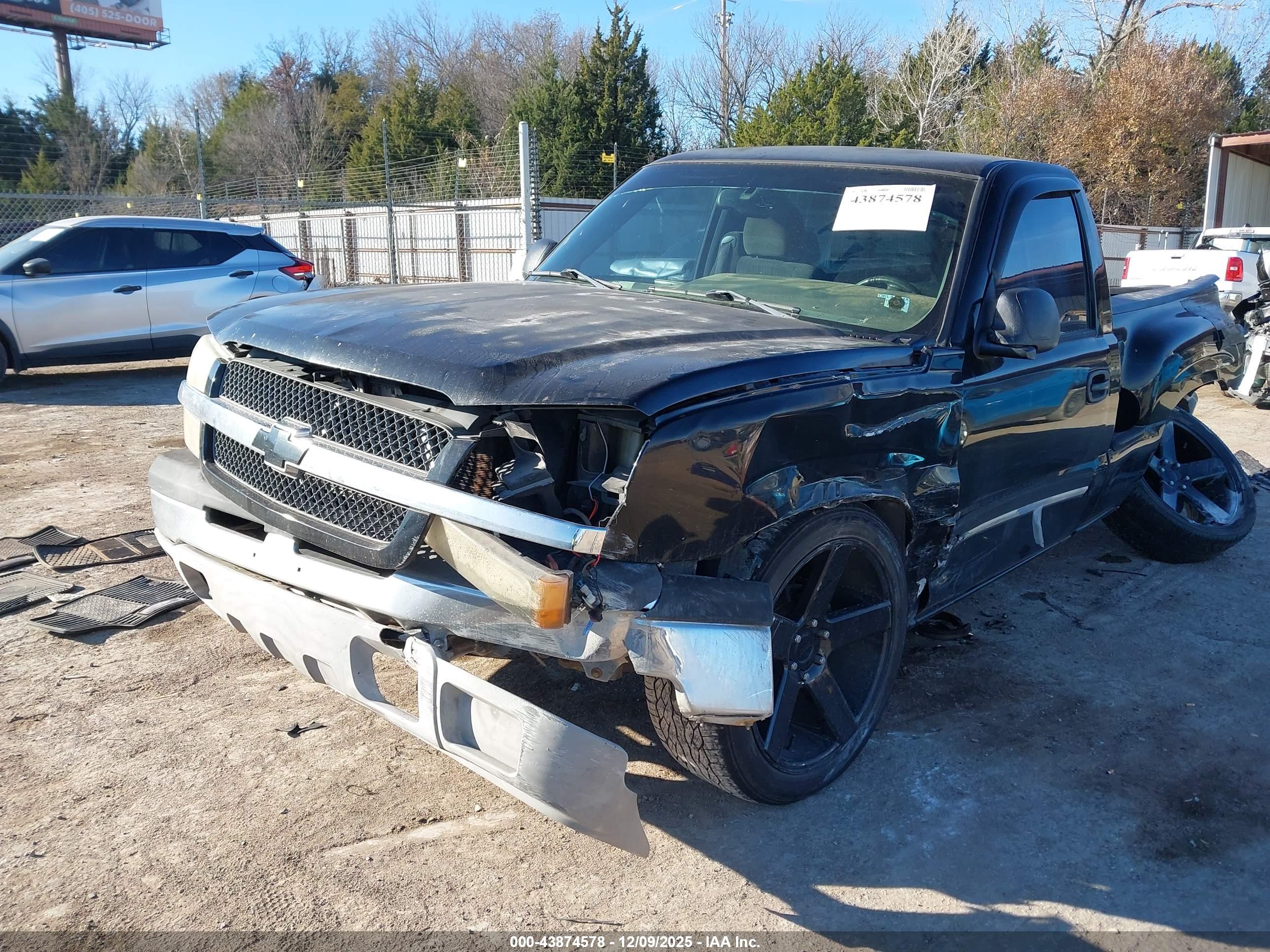 CHEVROLET SILVERADO image 2