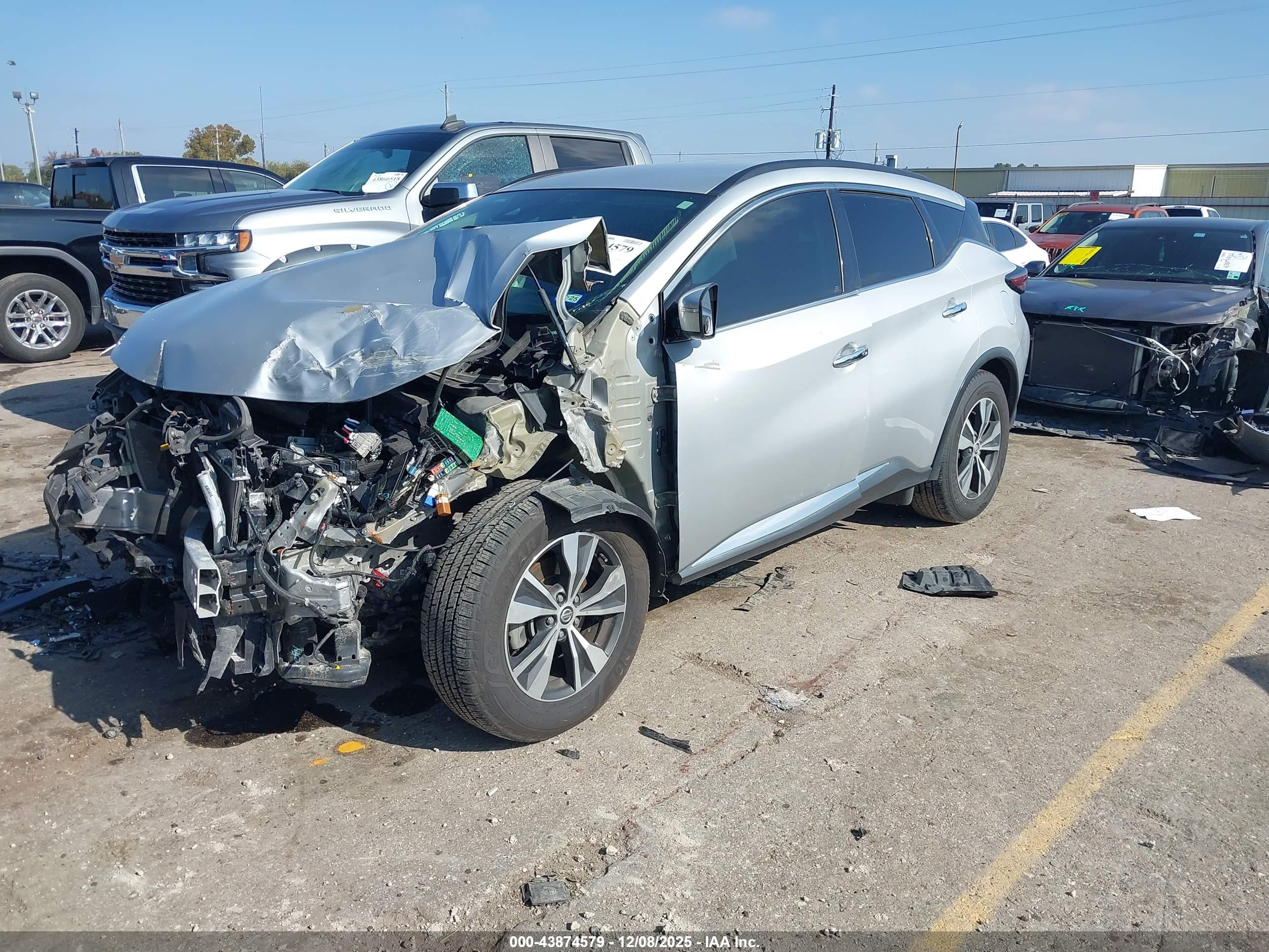 NISSAN MURANO image 2
