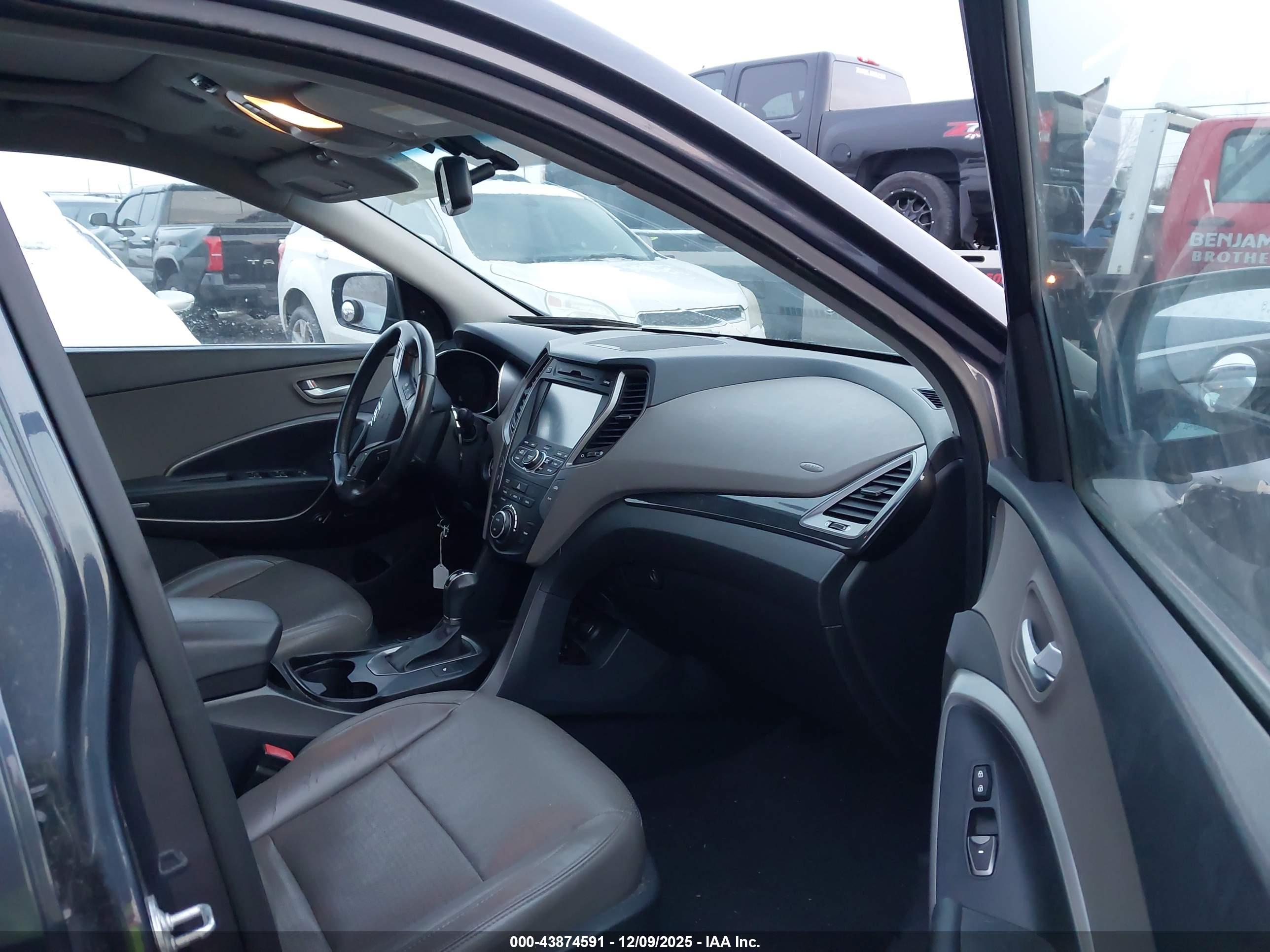 HYUNDAI SANTA image 5