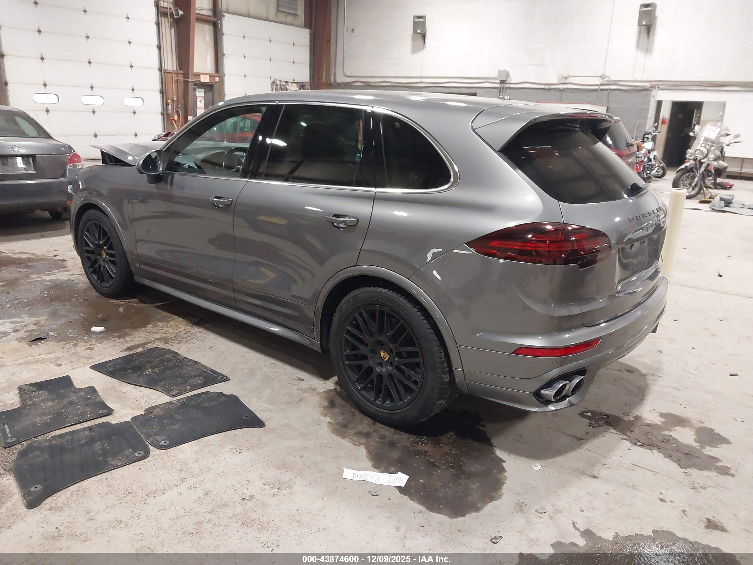 PORSCHE CAYENNE image 3