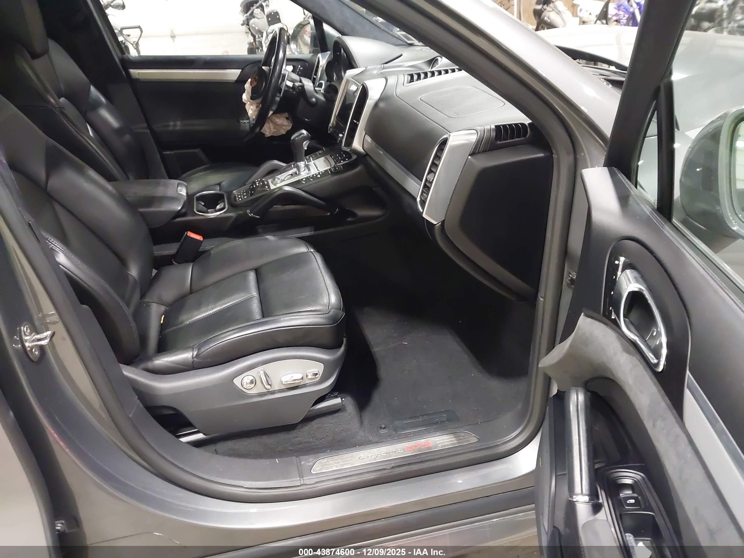 PORSCHE CAYENNE image 5