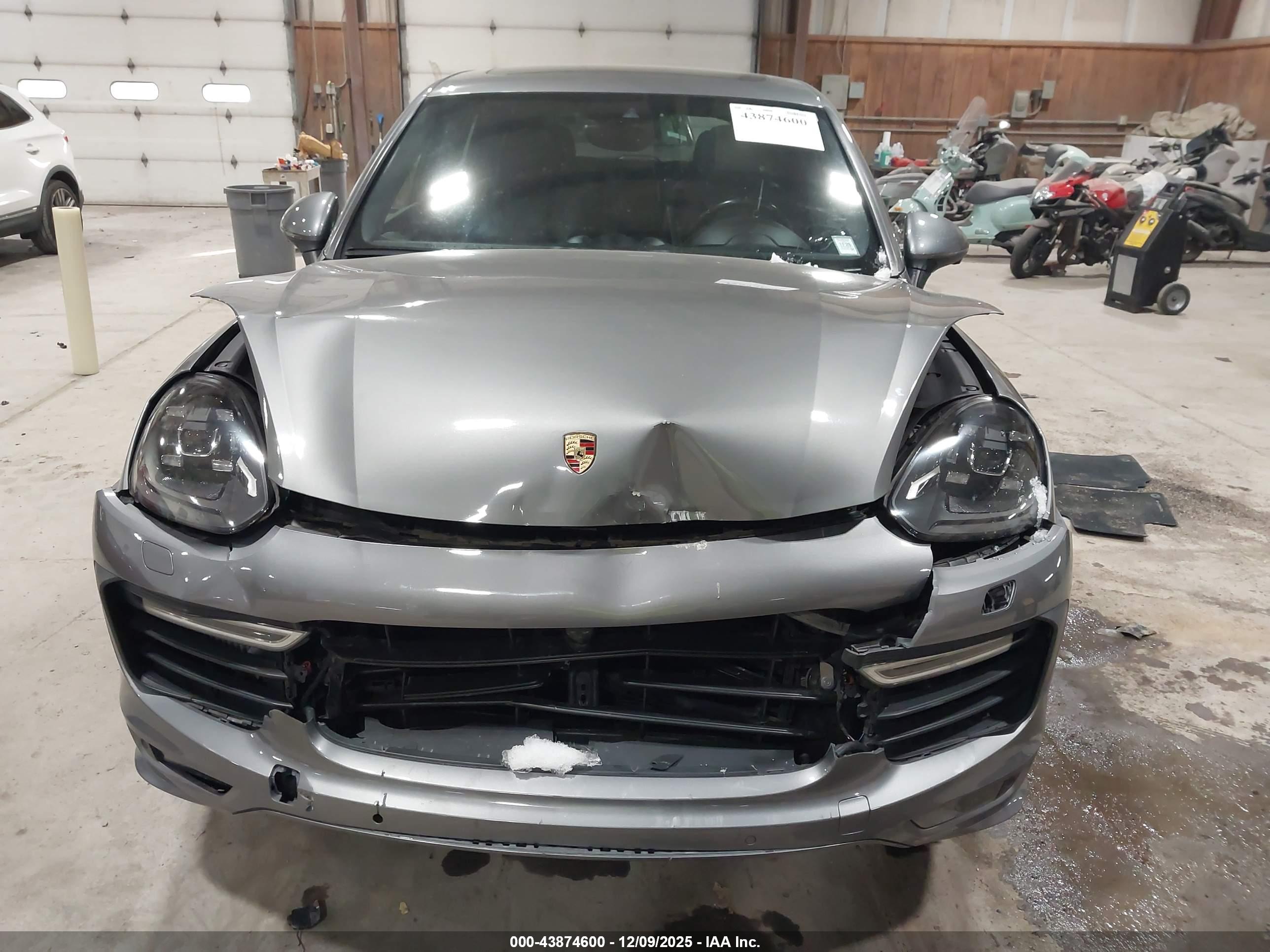 PORSCHE CAYENNE image 6