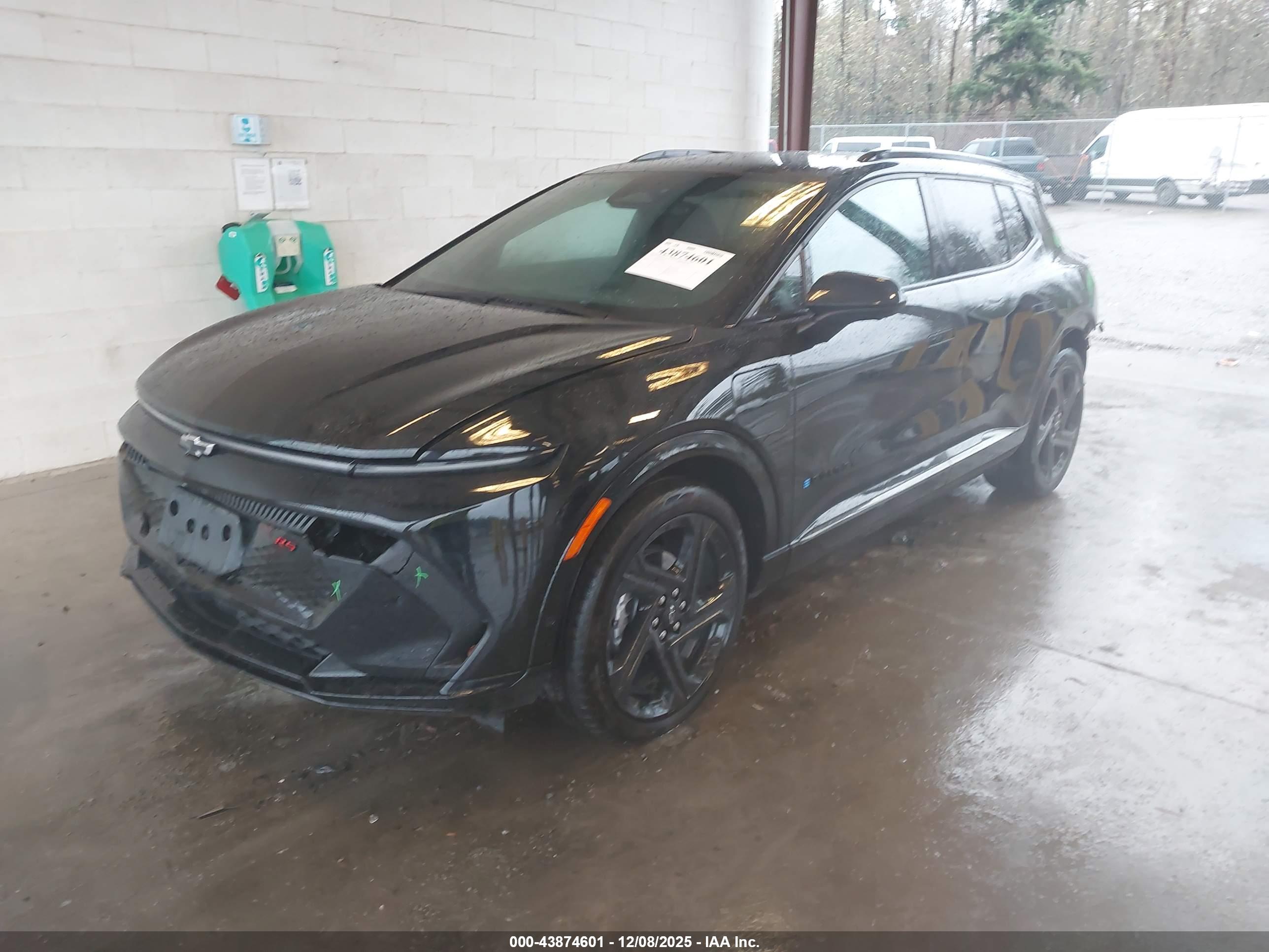 CHEVROLET EQUINOX image 2