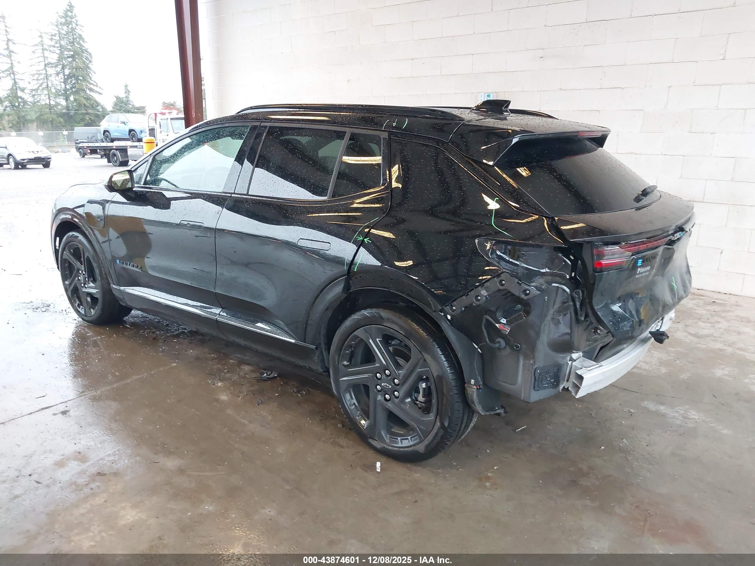 CHEVROLET EQUINOX image 3