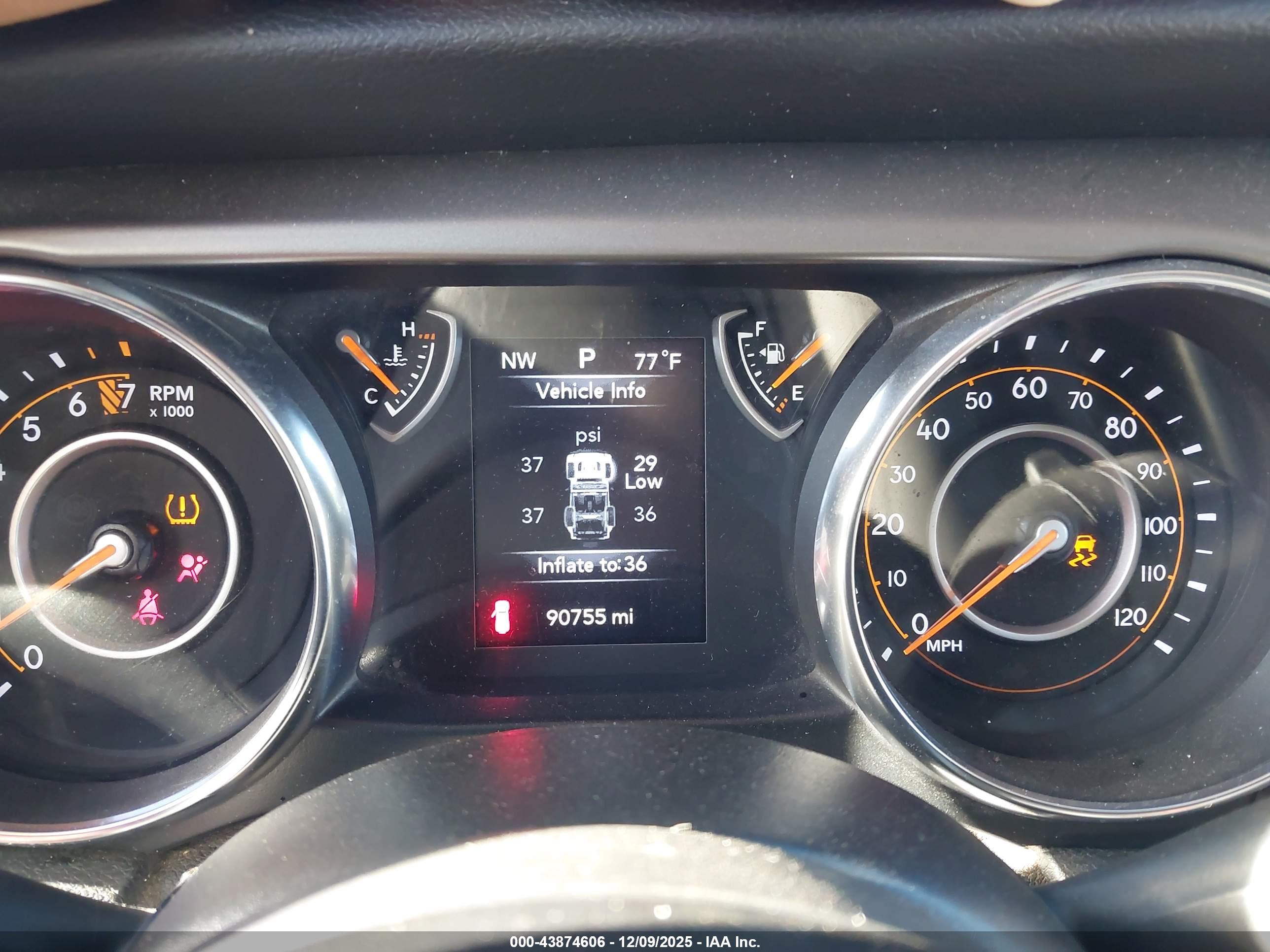 JEEP WRANGLER image 7