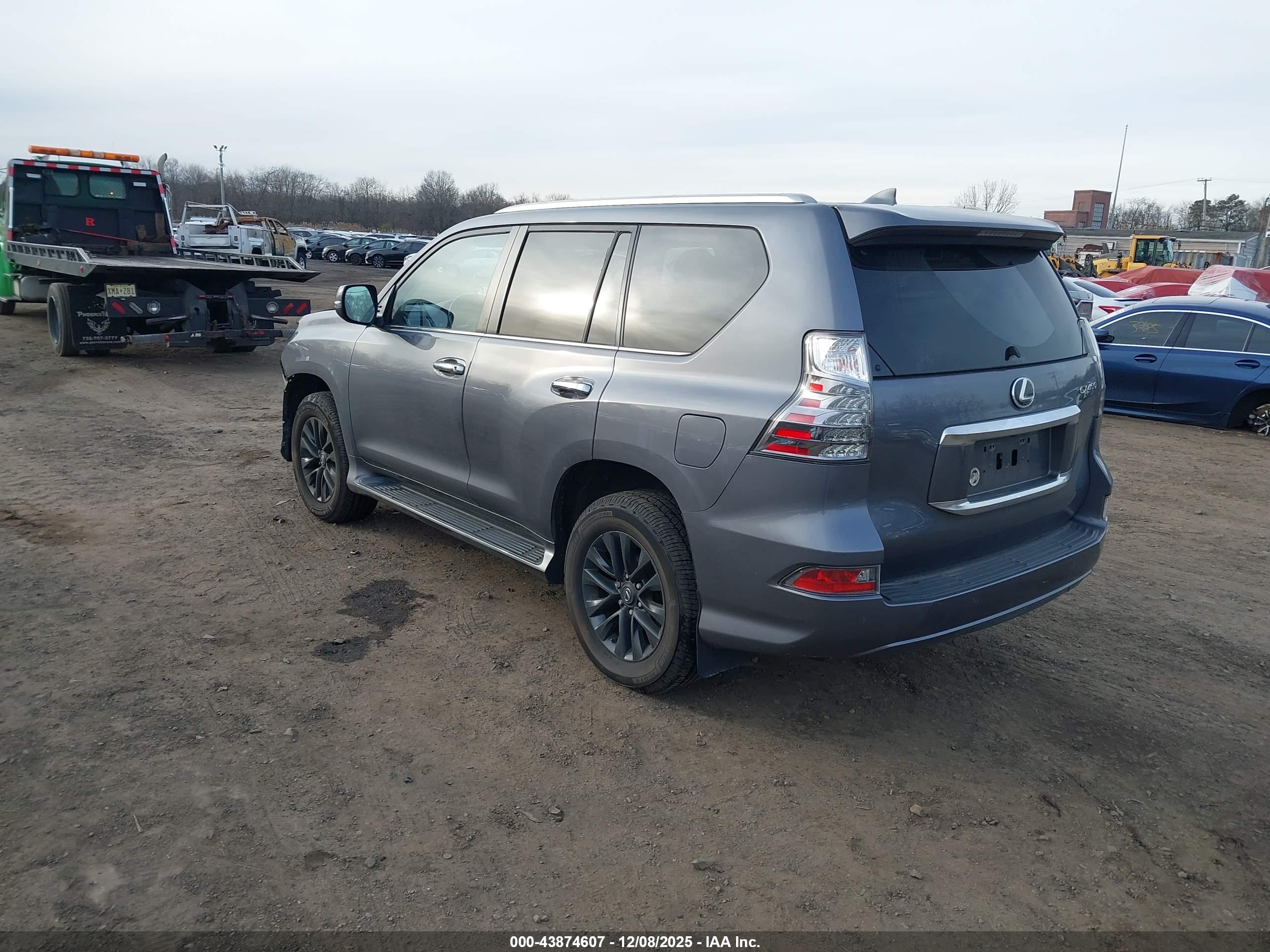 LEXUS GX image 3
