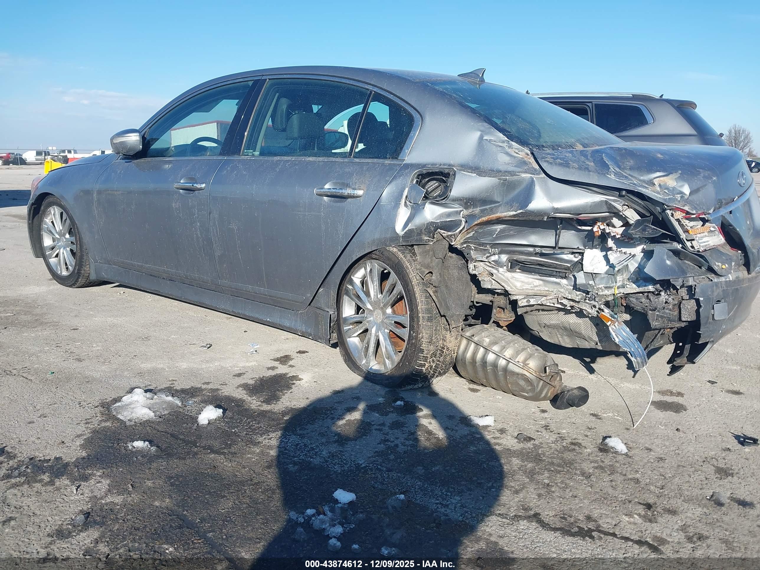 HYUNDAI GENESIS image 3