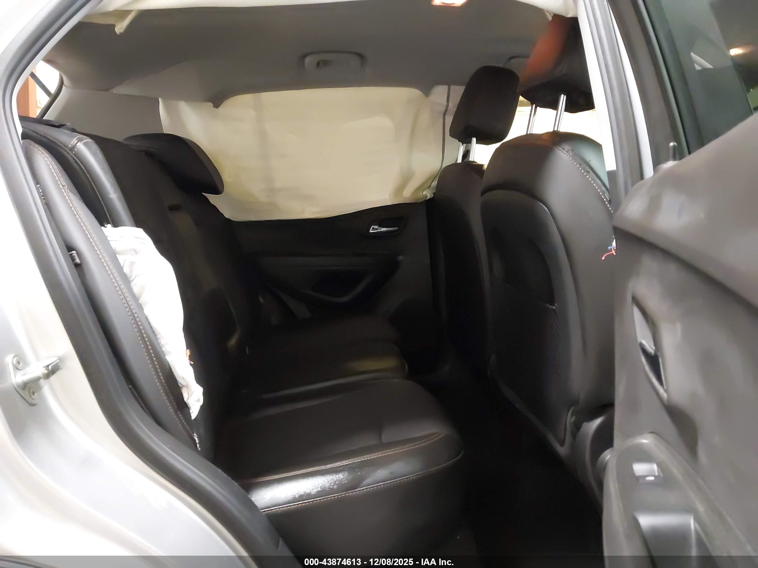 CHEVROLET TRAX image 8