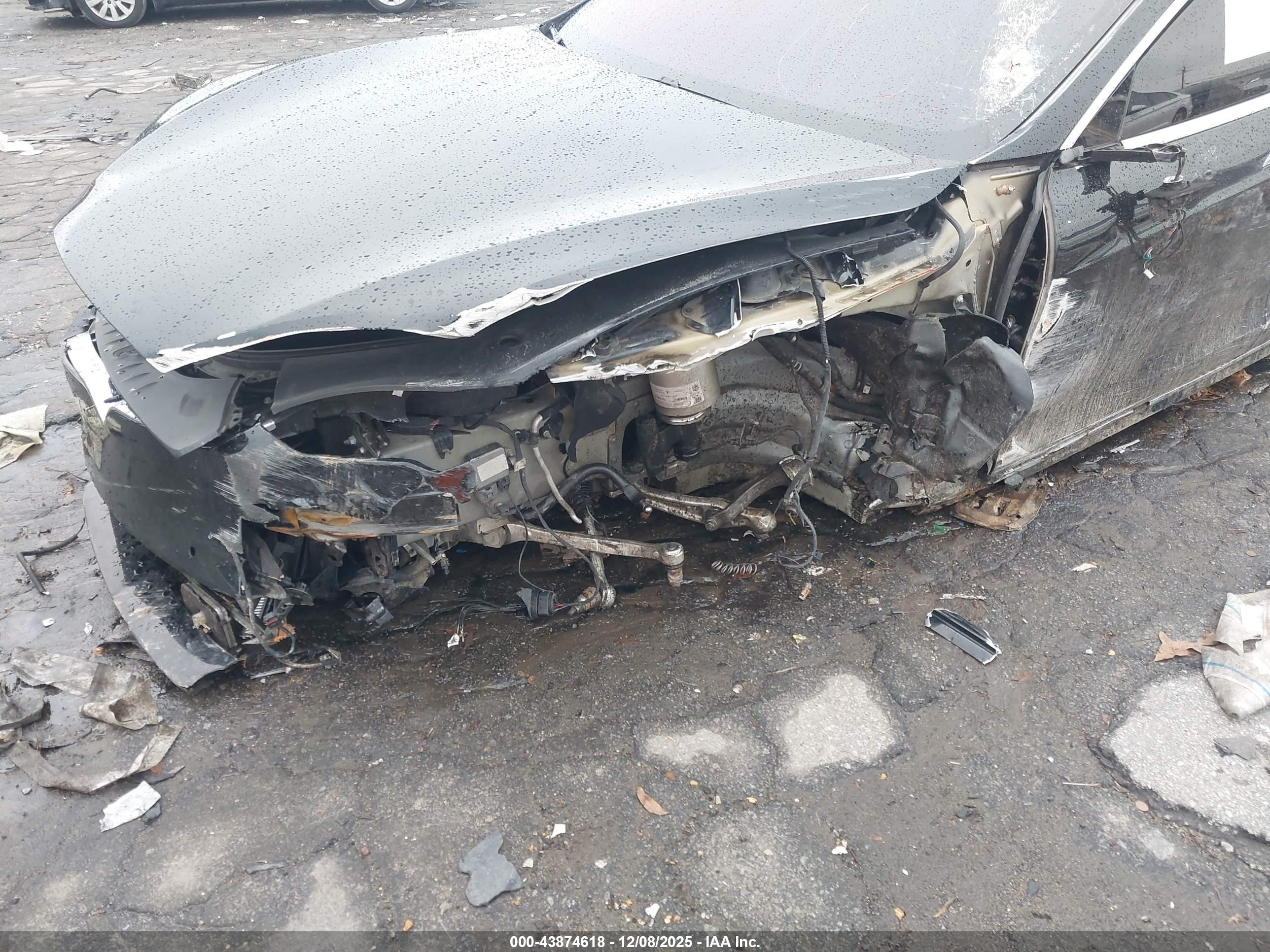 TESLA MODEL image 6