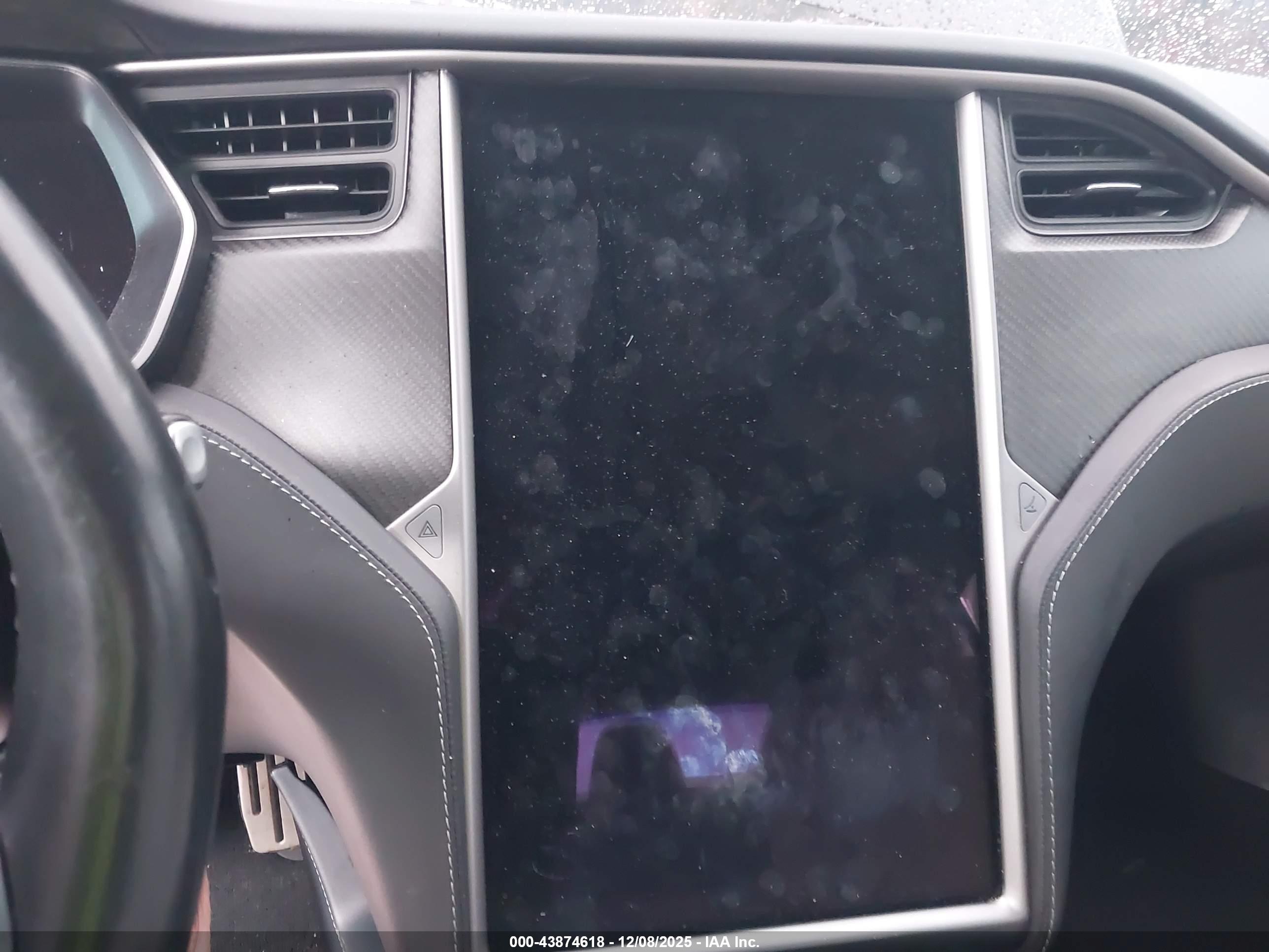 TESLA MODEL image 7