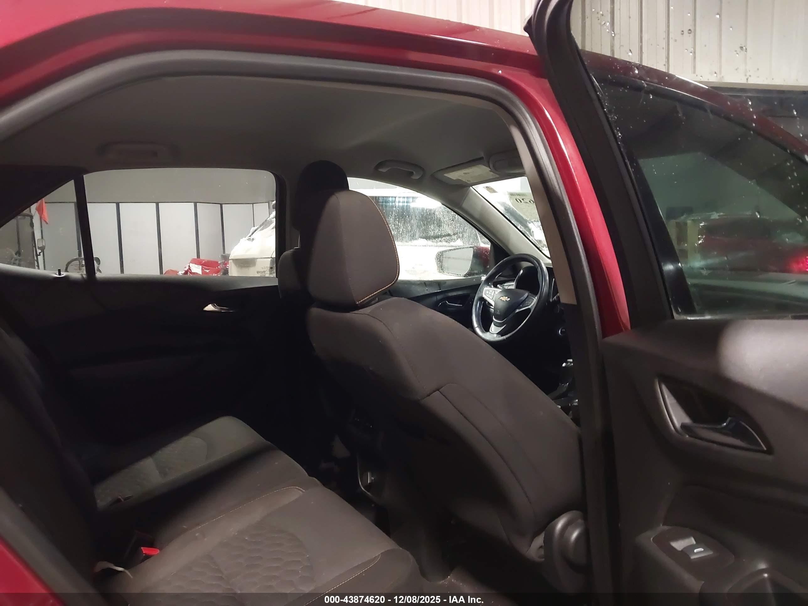 CHEVROLET EQUINOX image 8