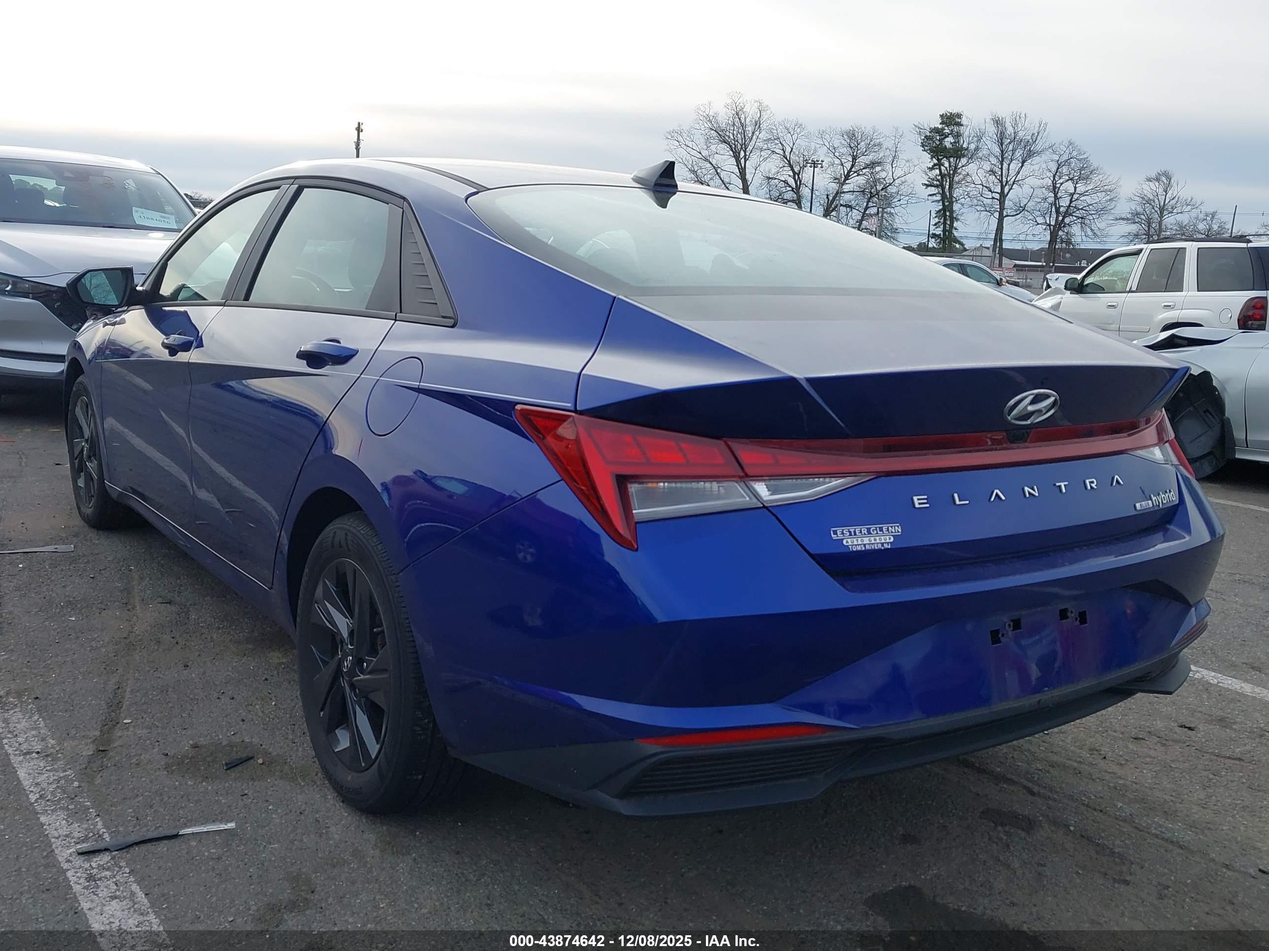 HYUNDAI ELANTRA image 3