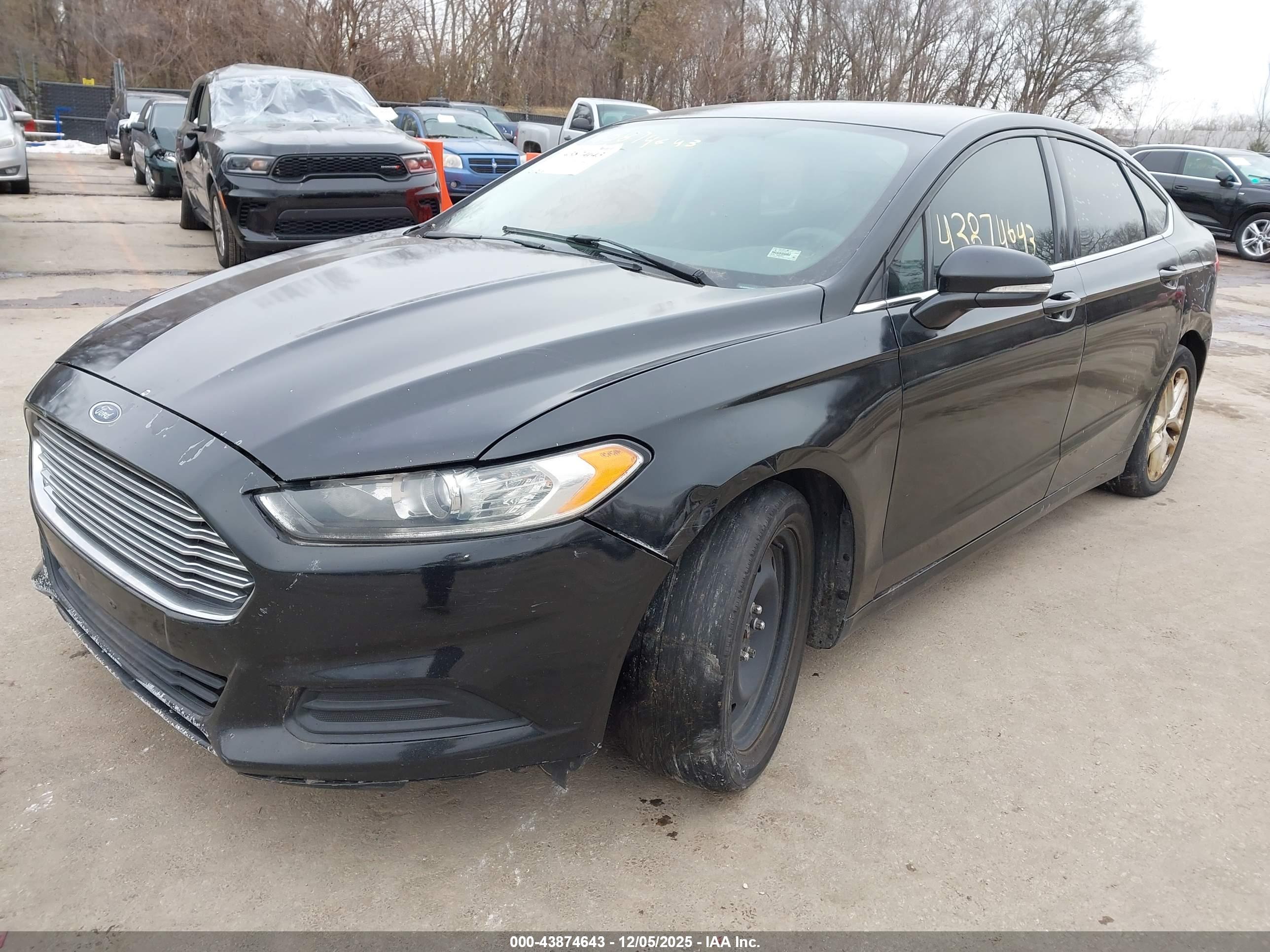 FORD FUSION image 2