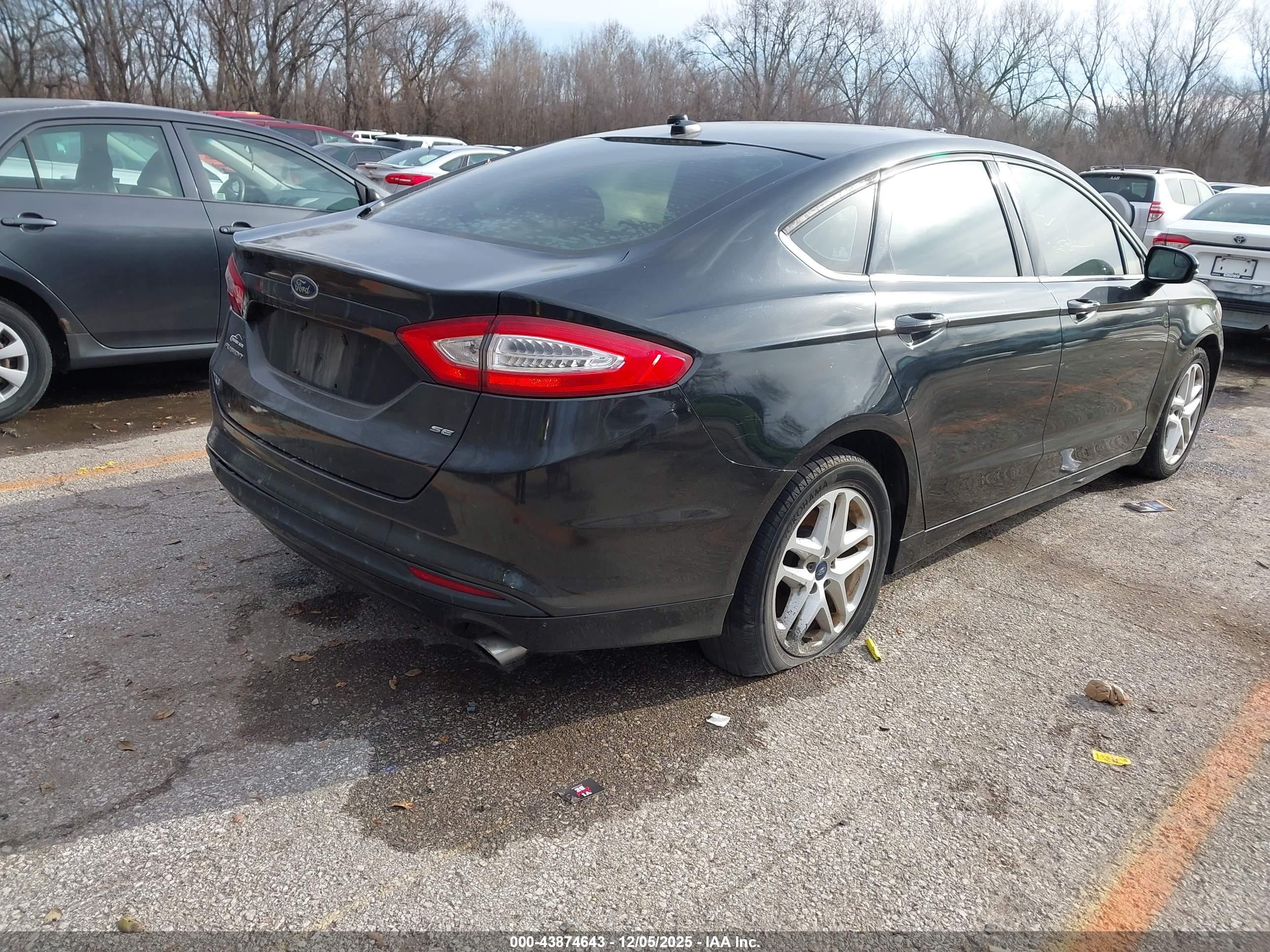 FORD FUSION image 4