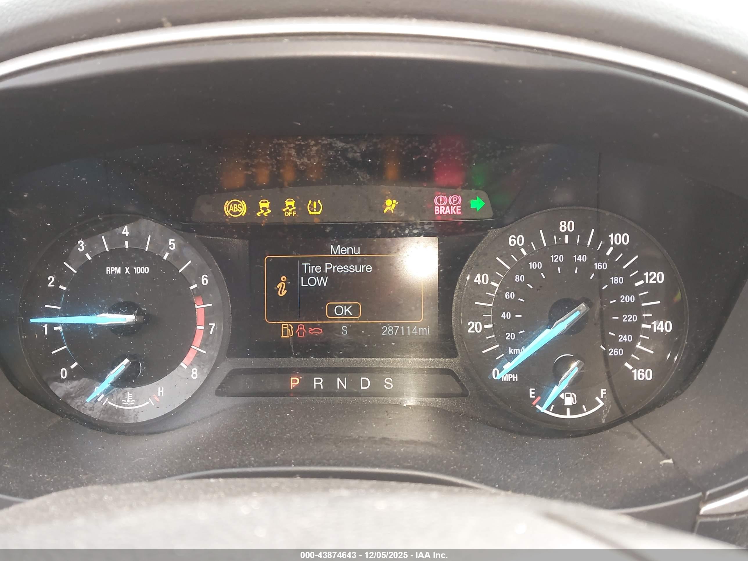 FORD FUSION image 7