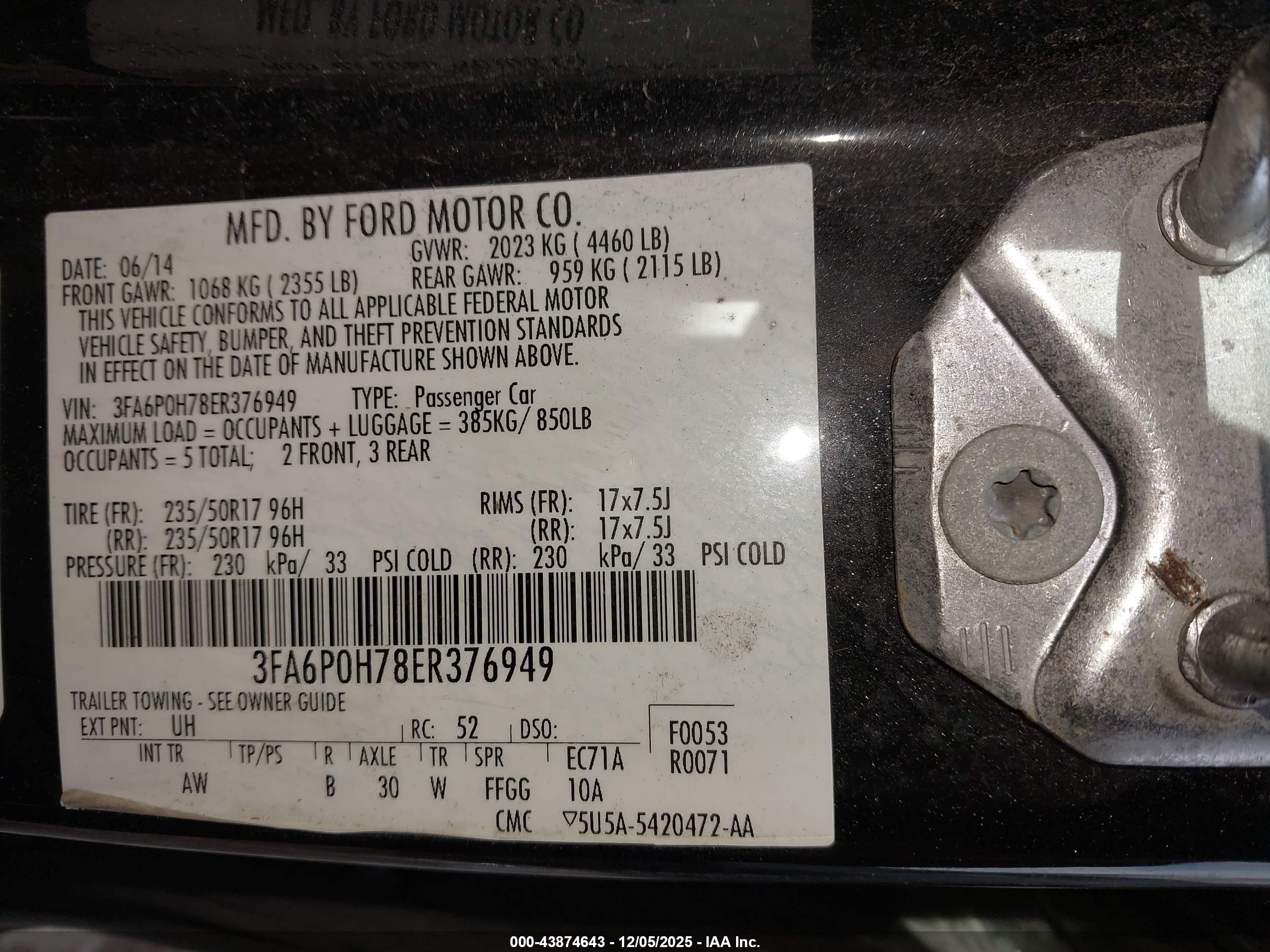 FORD FUSION image 9