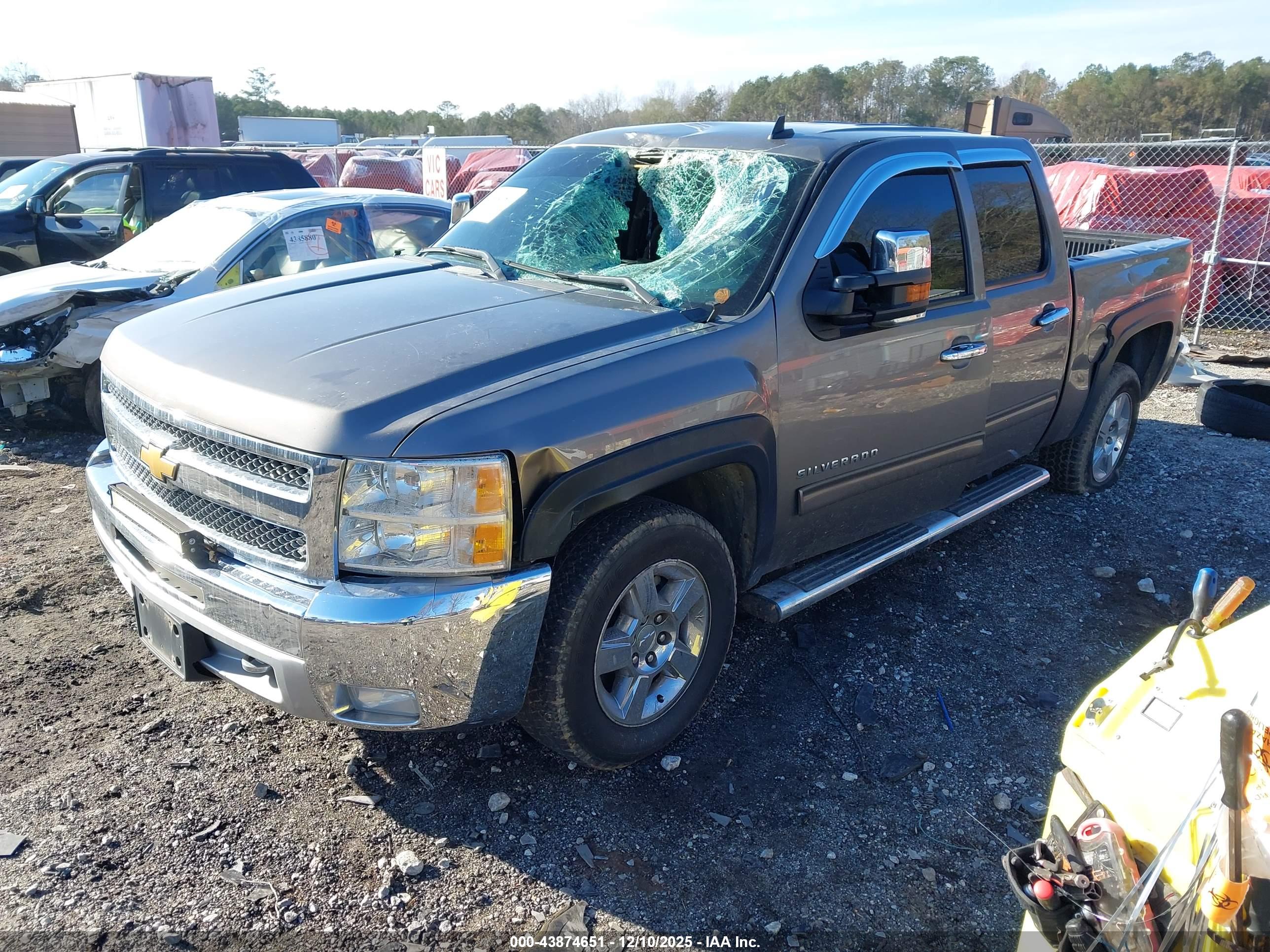 CHEVROLET SILVERADO image 2