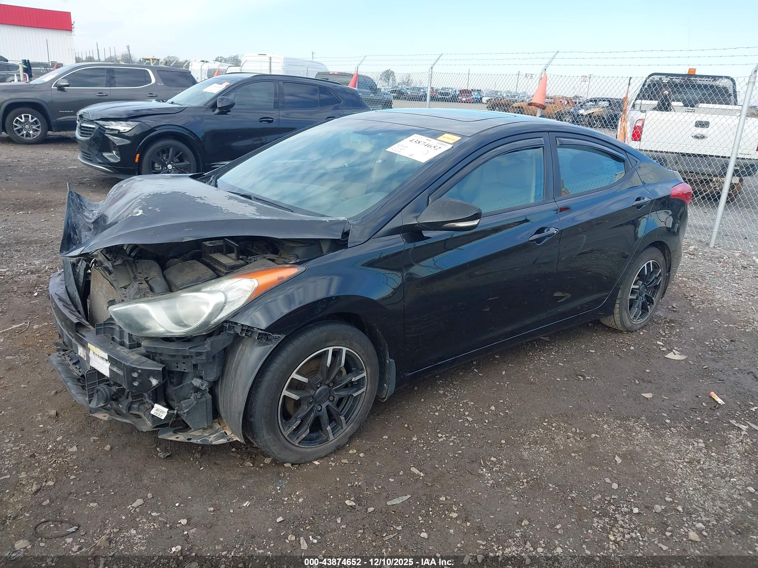 HYUNDAI ELANTRA image 2