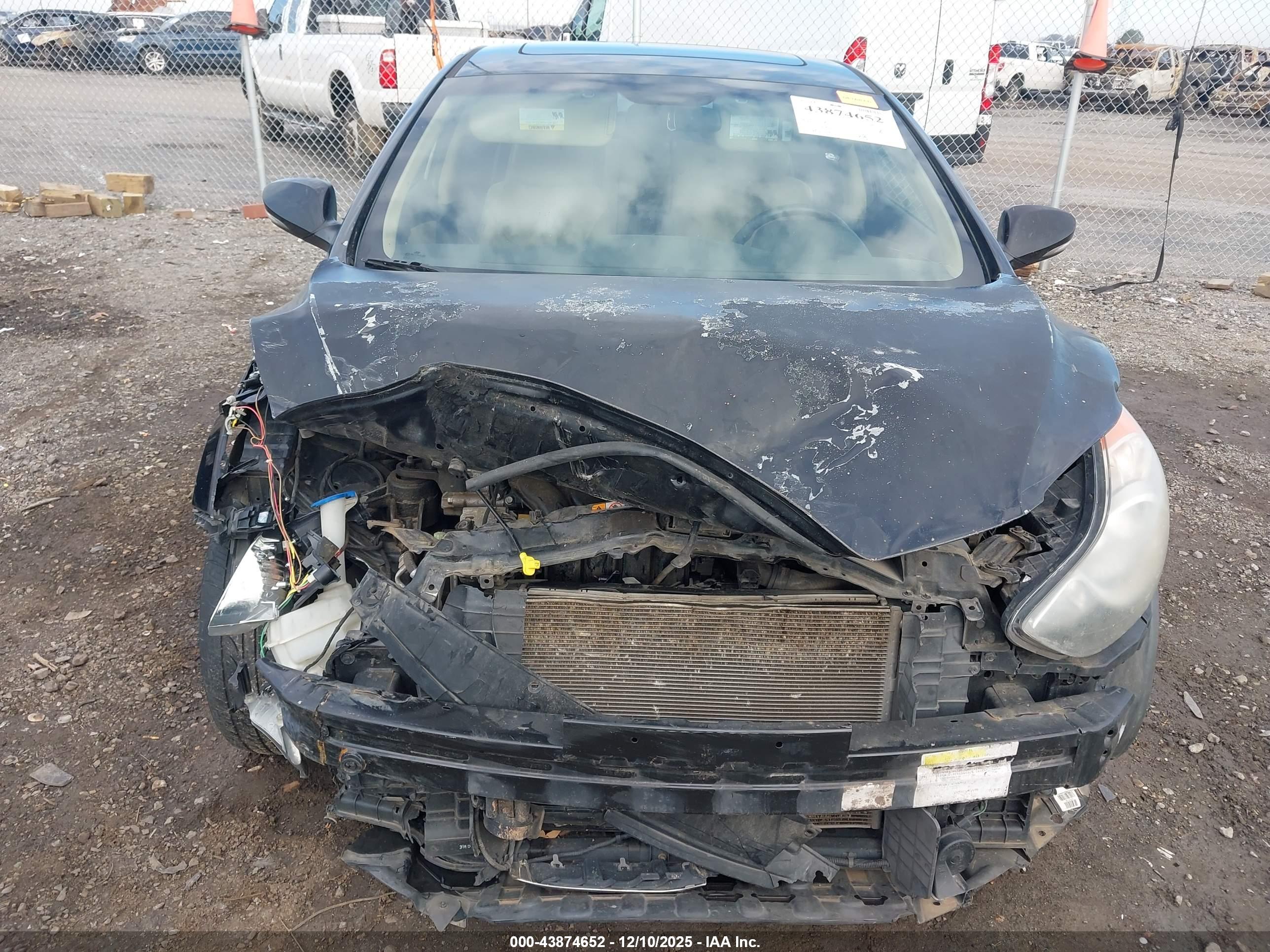 HYUNDAI ELANTRA image 6