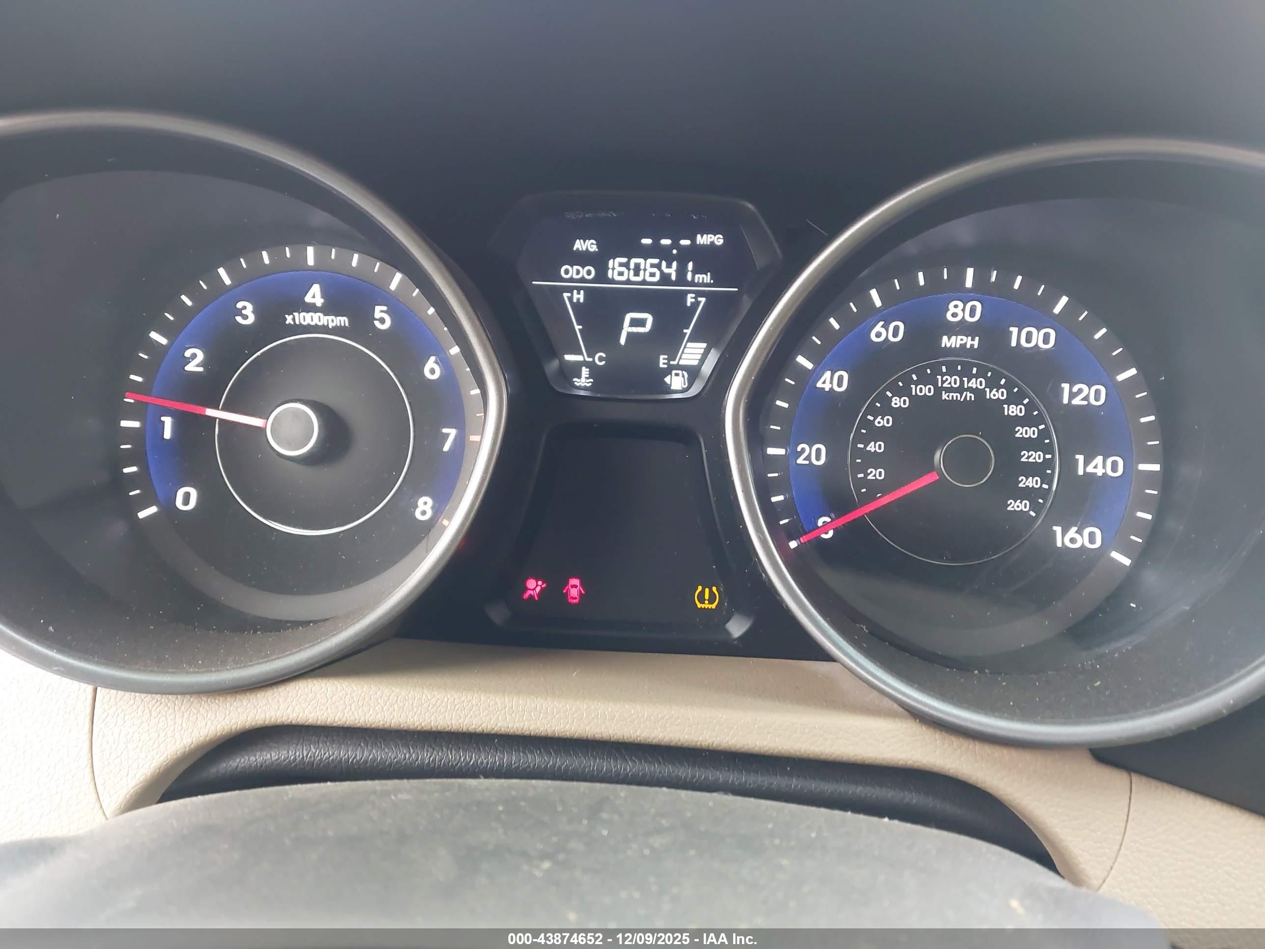 HYUNDAI ELANTRA image 7