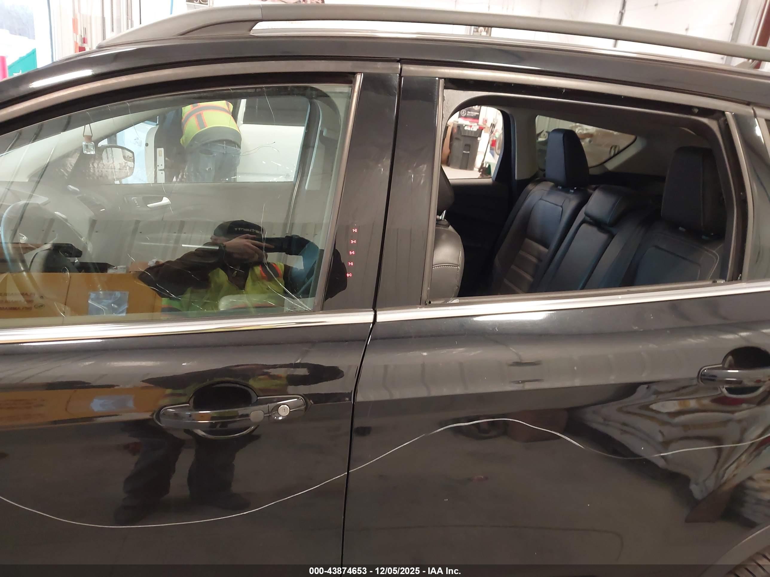 FORD ESCAPE image 6