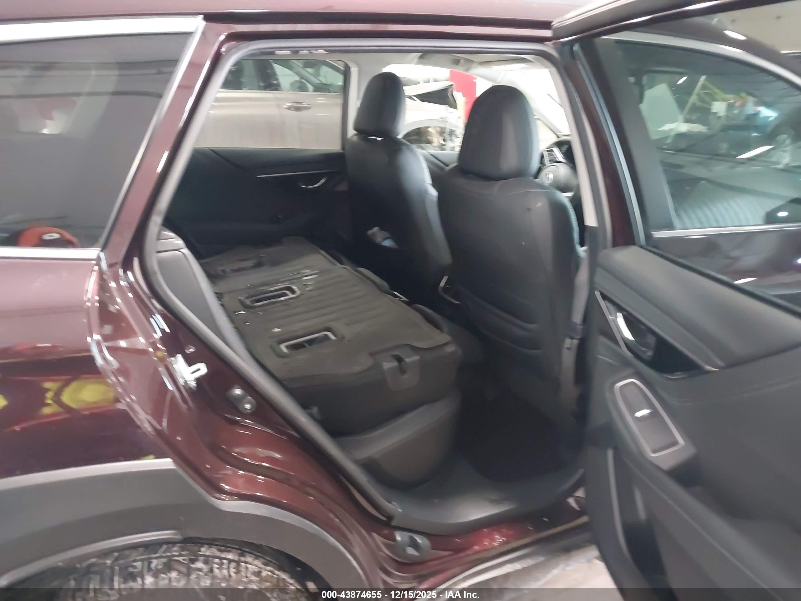 SUBARU OUTBACK image 8