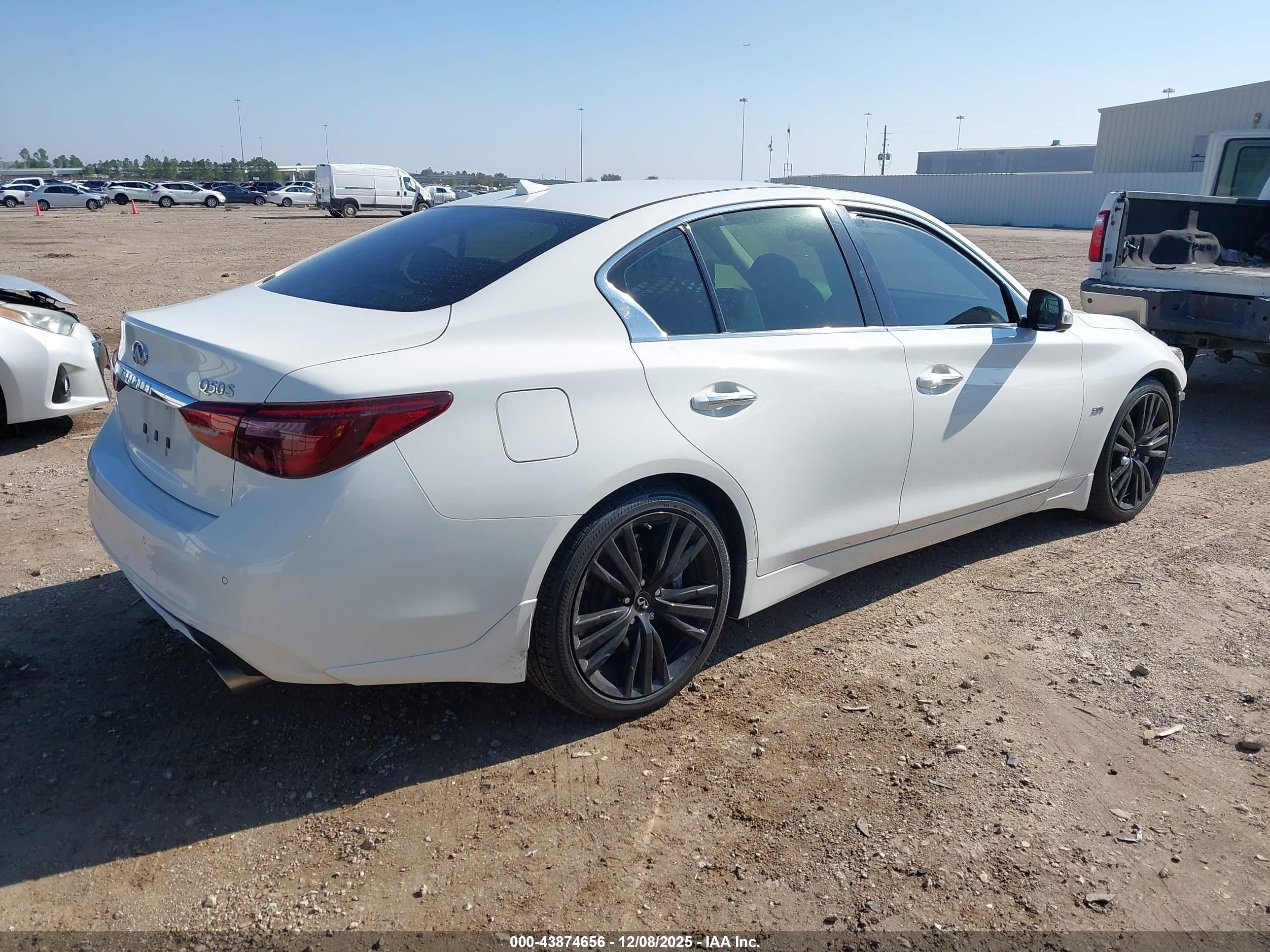 INFINITI Q50 image 4