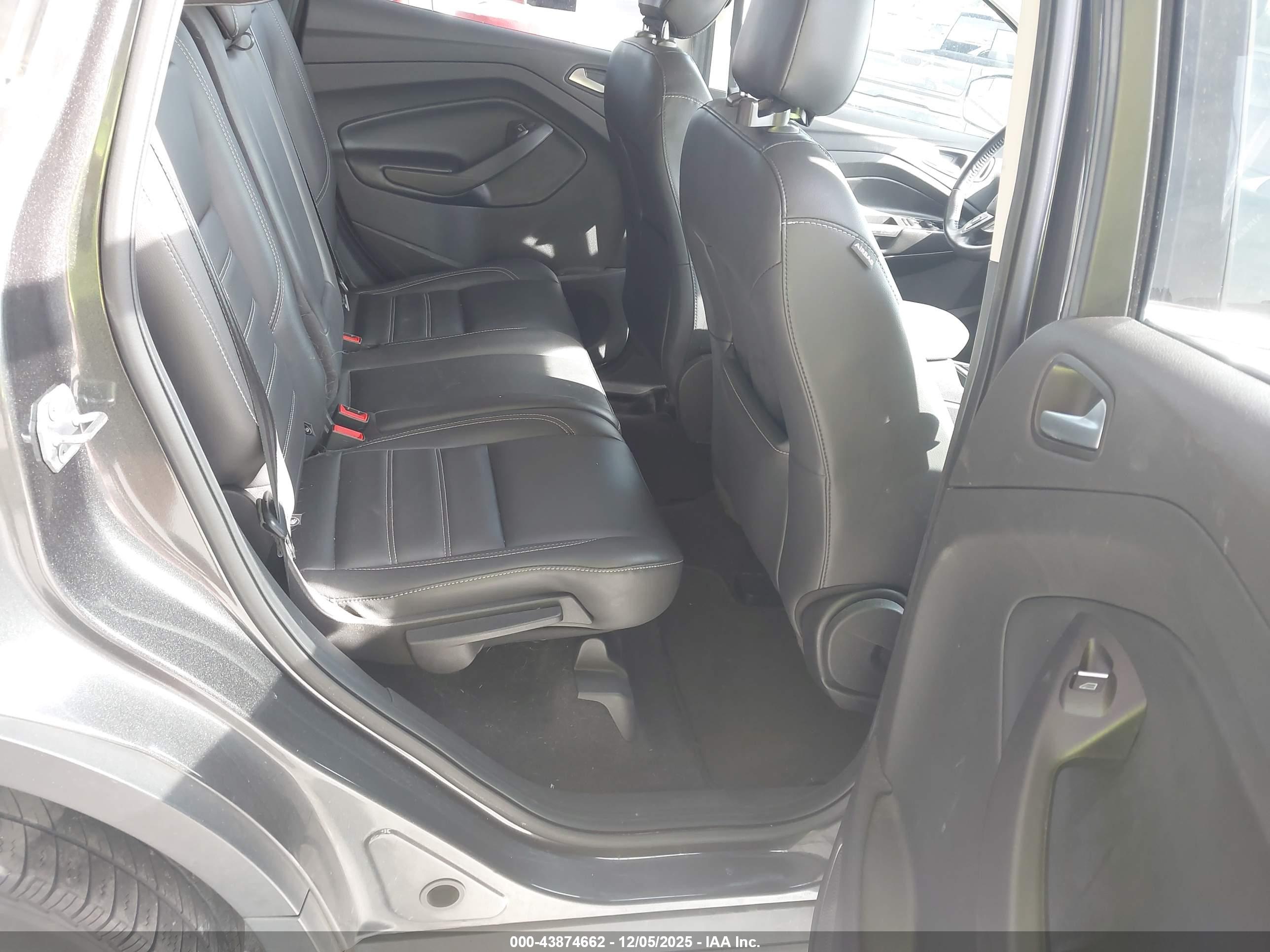 FORD ESCAPE image 8