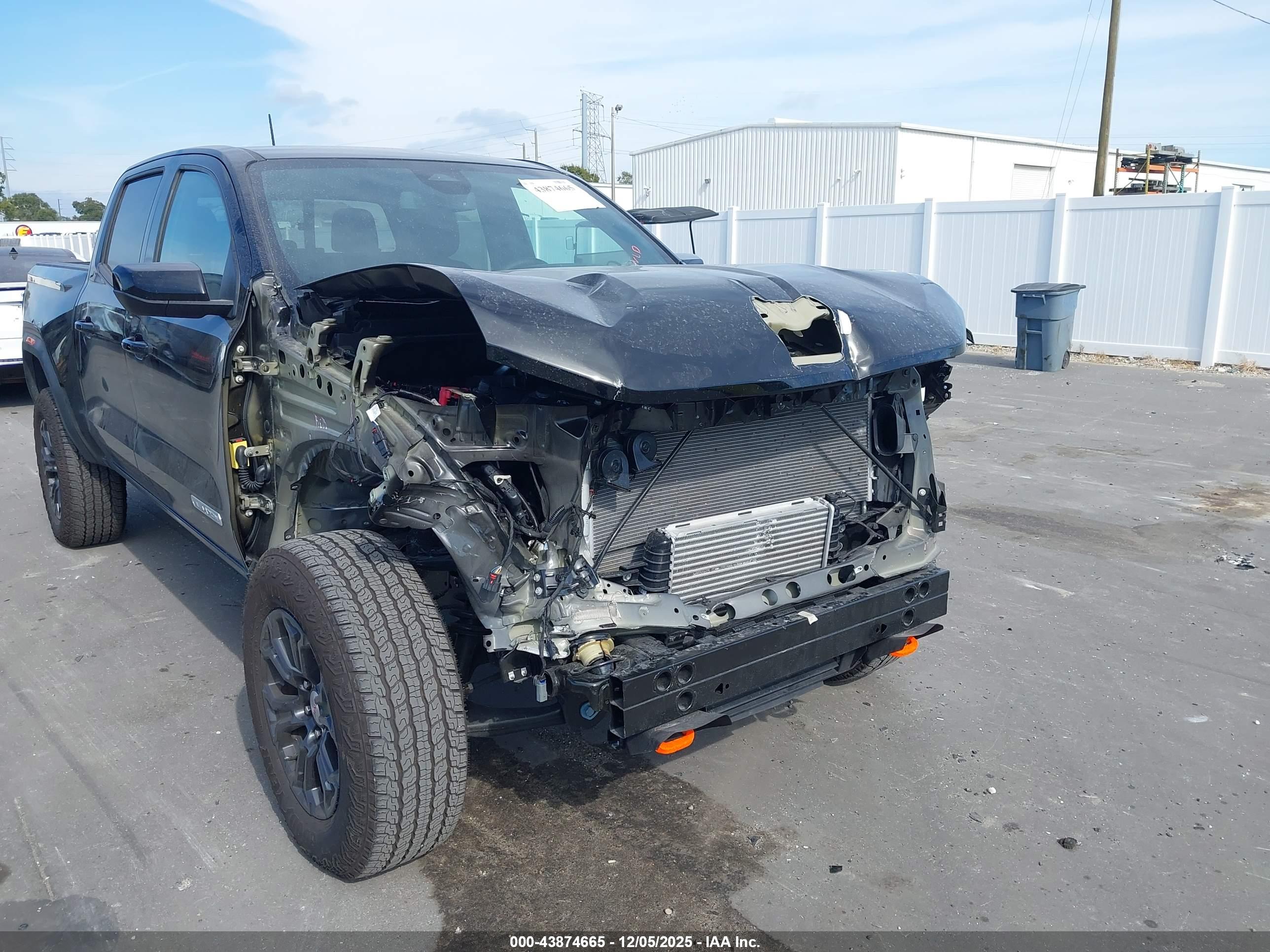 GMC CANYON image 6