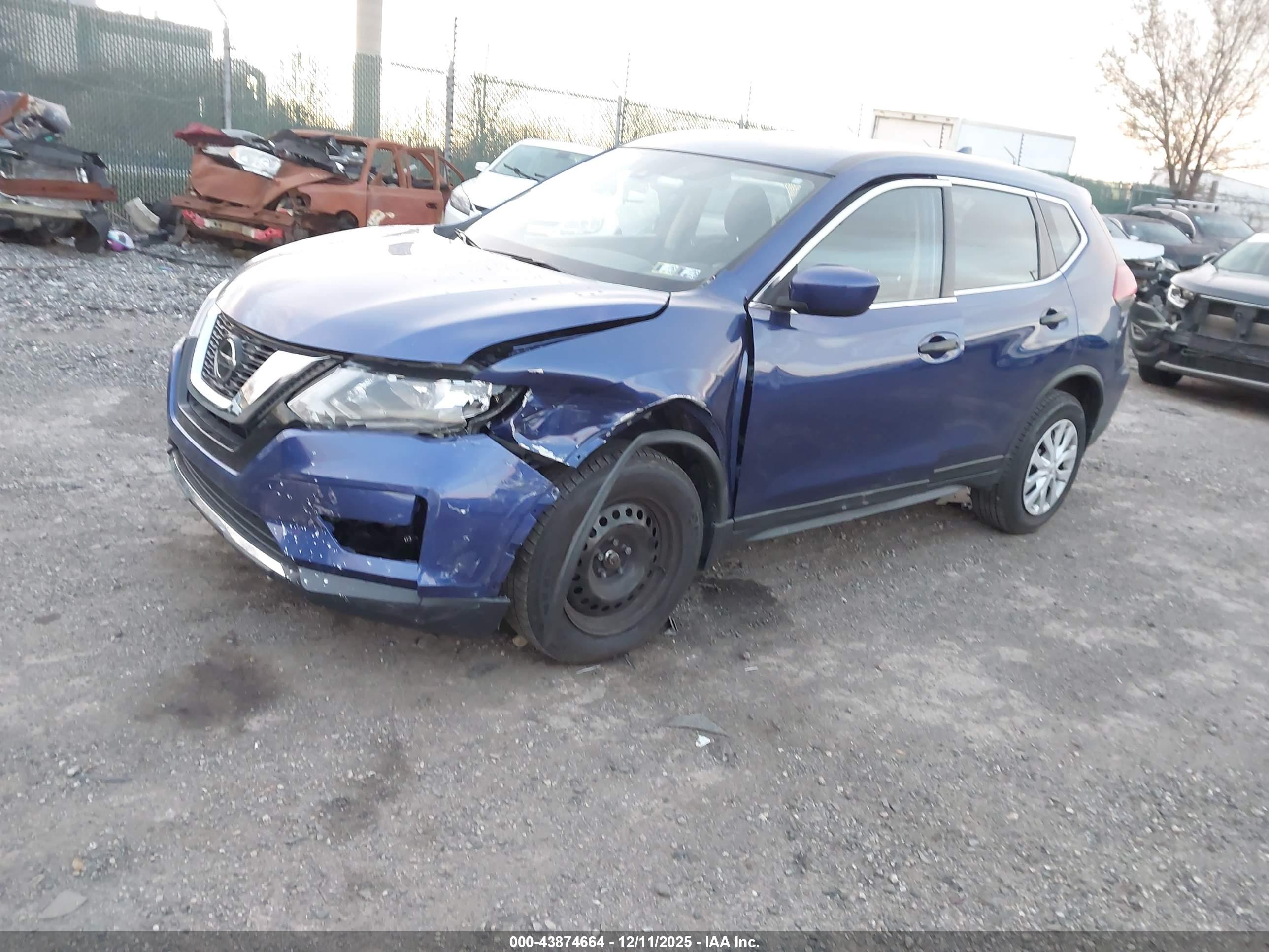 NISSAN ROGUE image 2