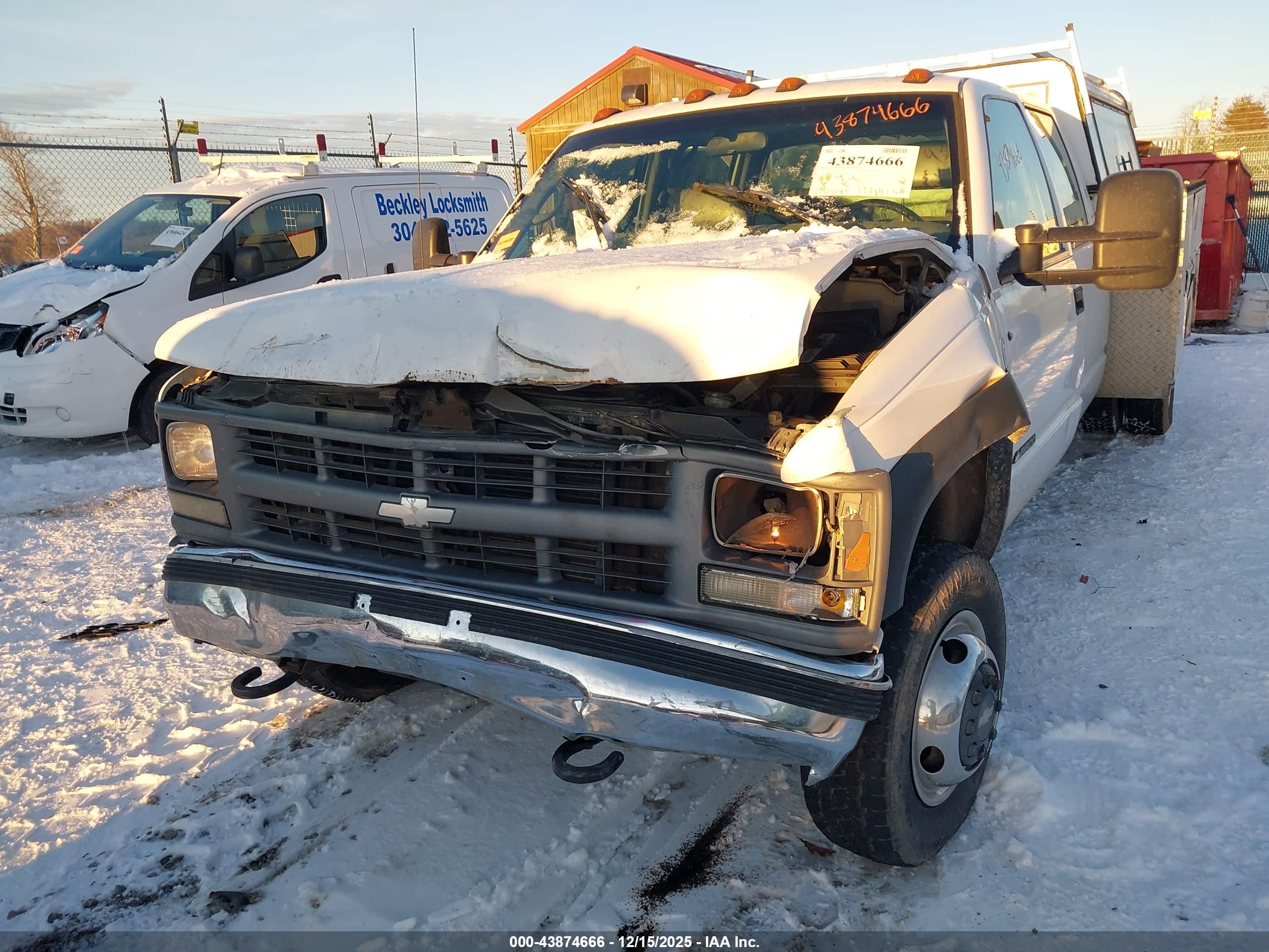 CHEVROLET K3500 image 6