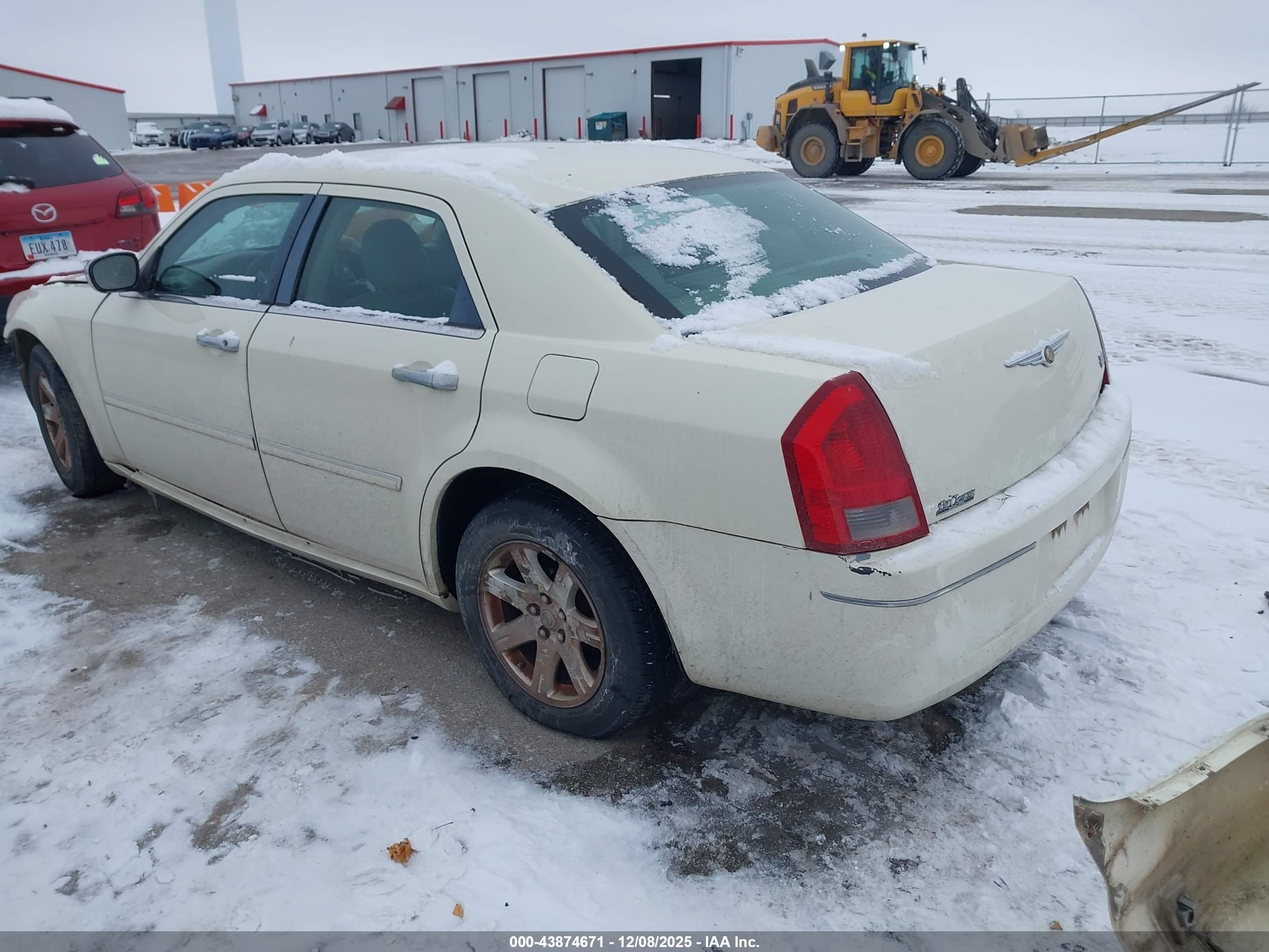 CHRYSLER 300 image 3