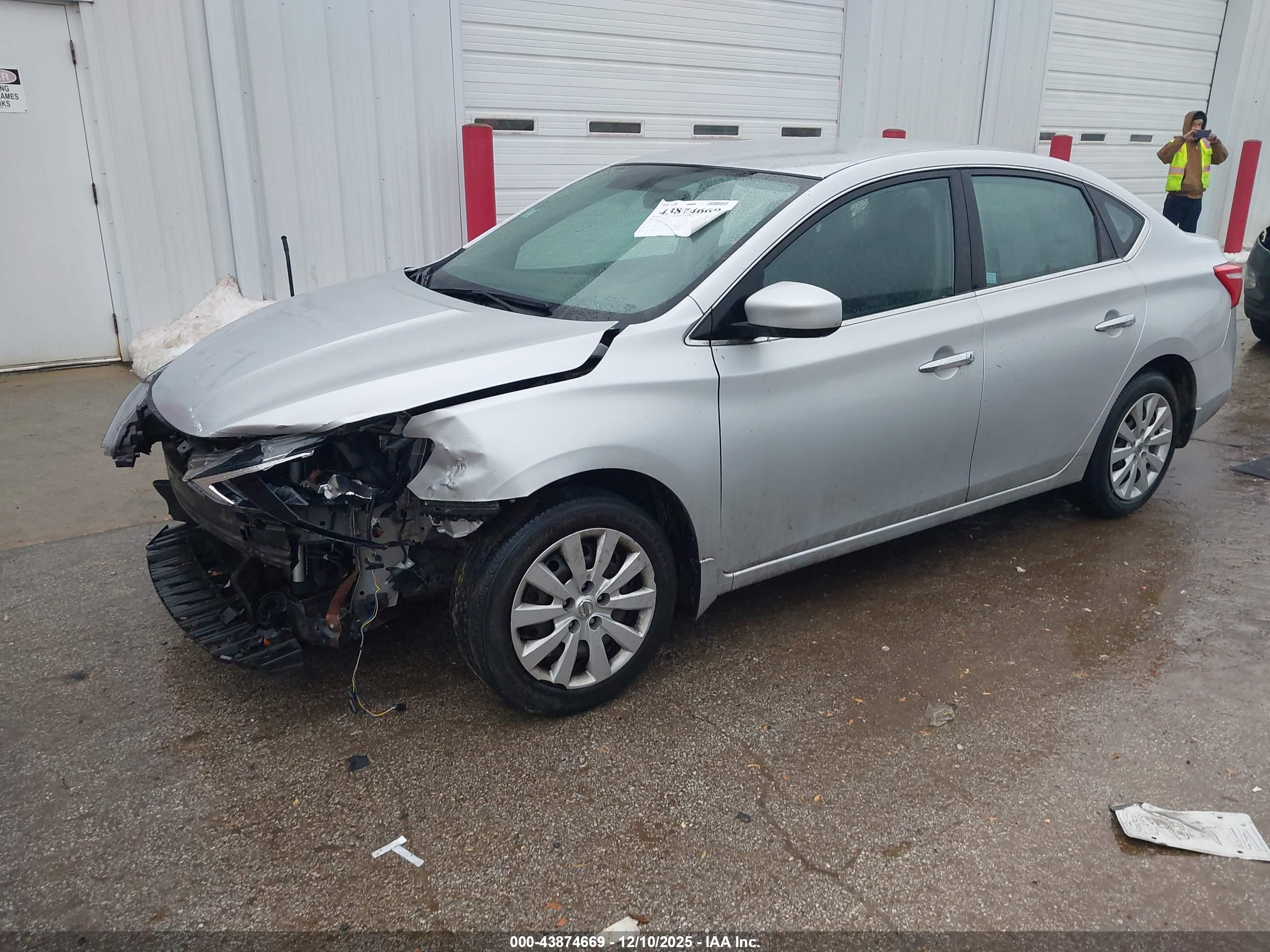NISSAN SENTRA image 2