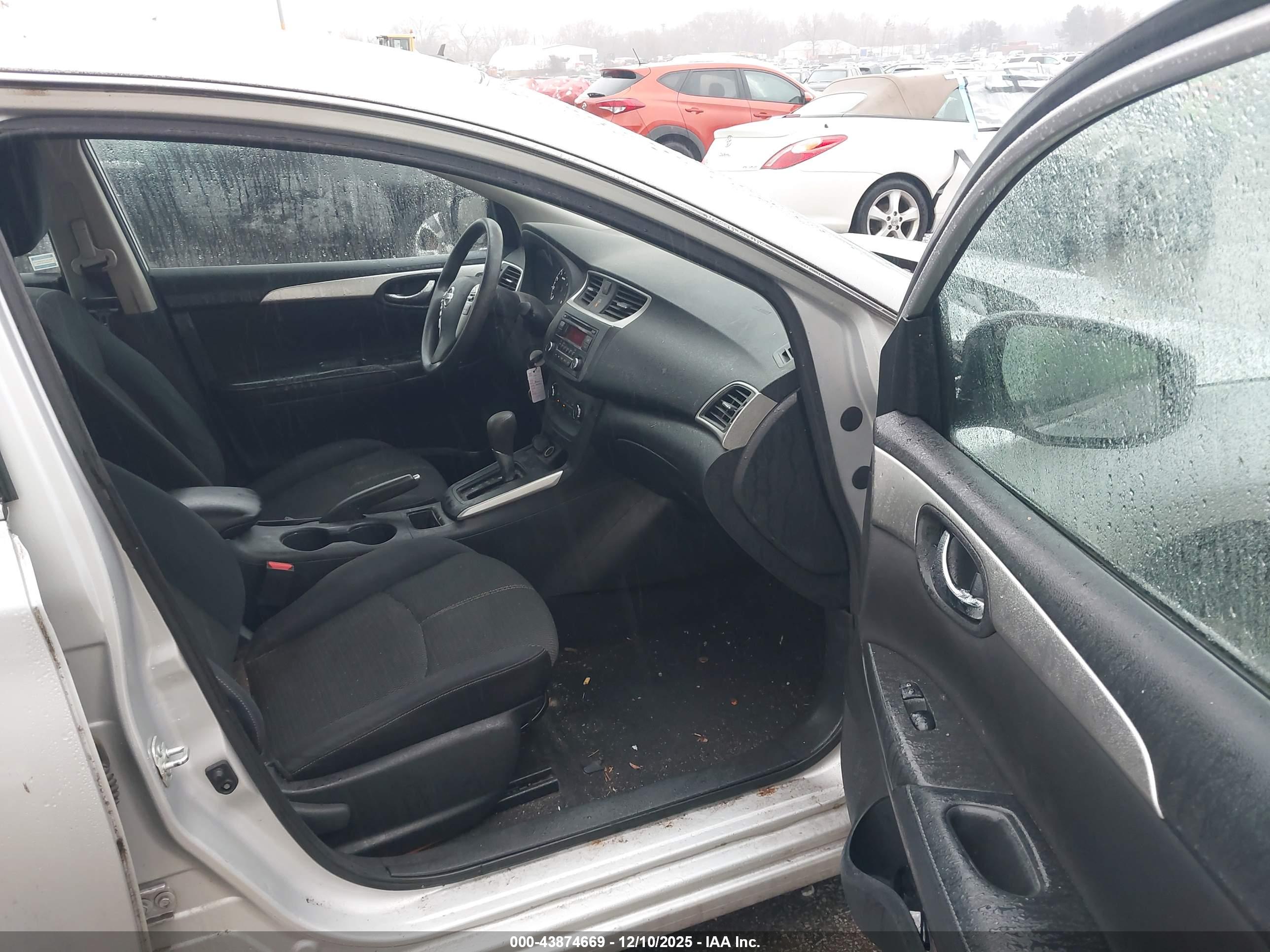 NISSAN SENTRA image 5
