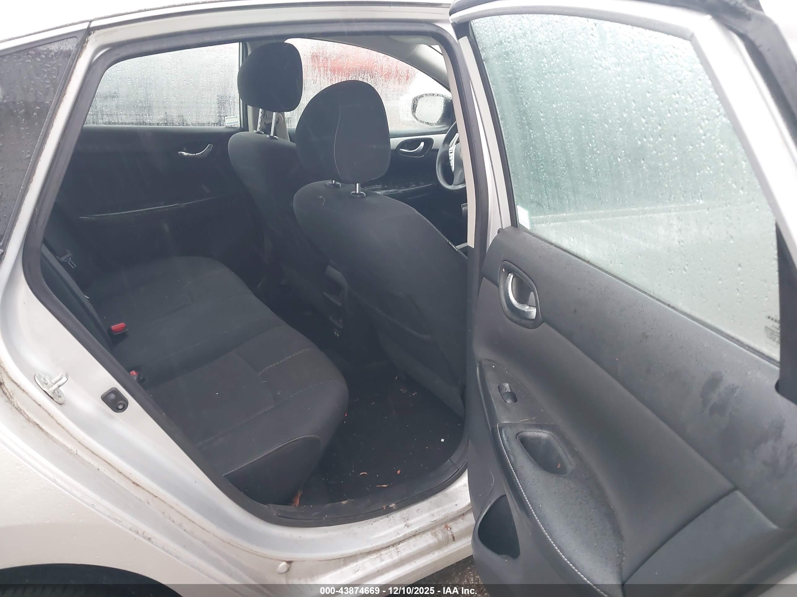 NISSAN SENTRA image 8