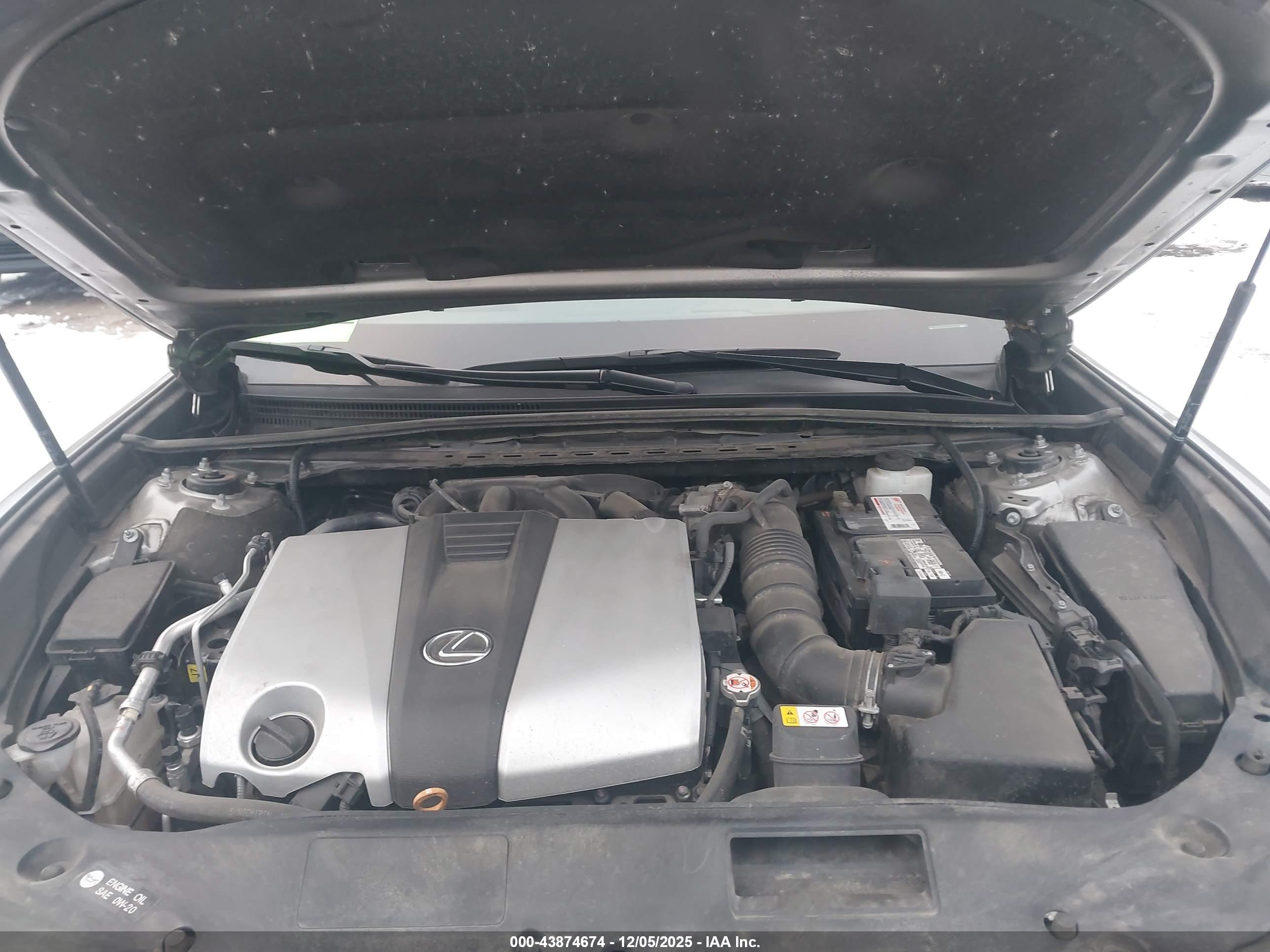 LEXUS ES image 10