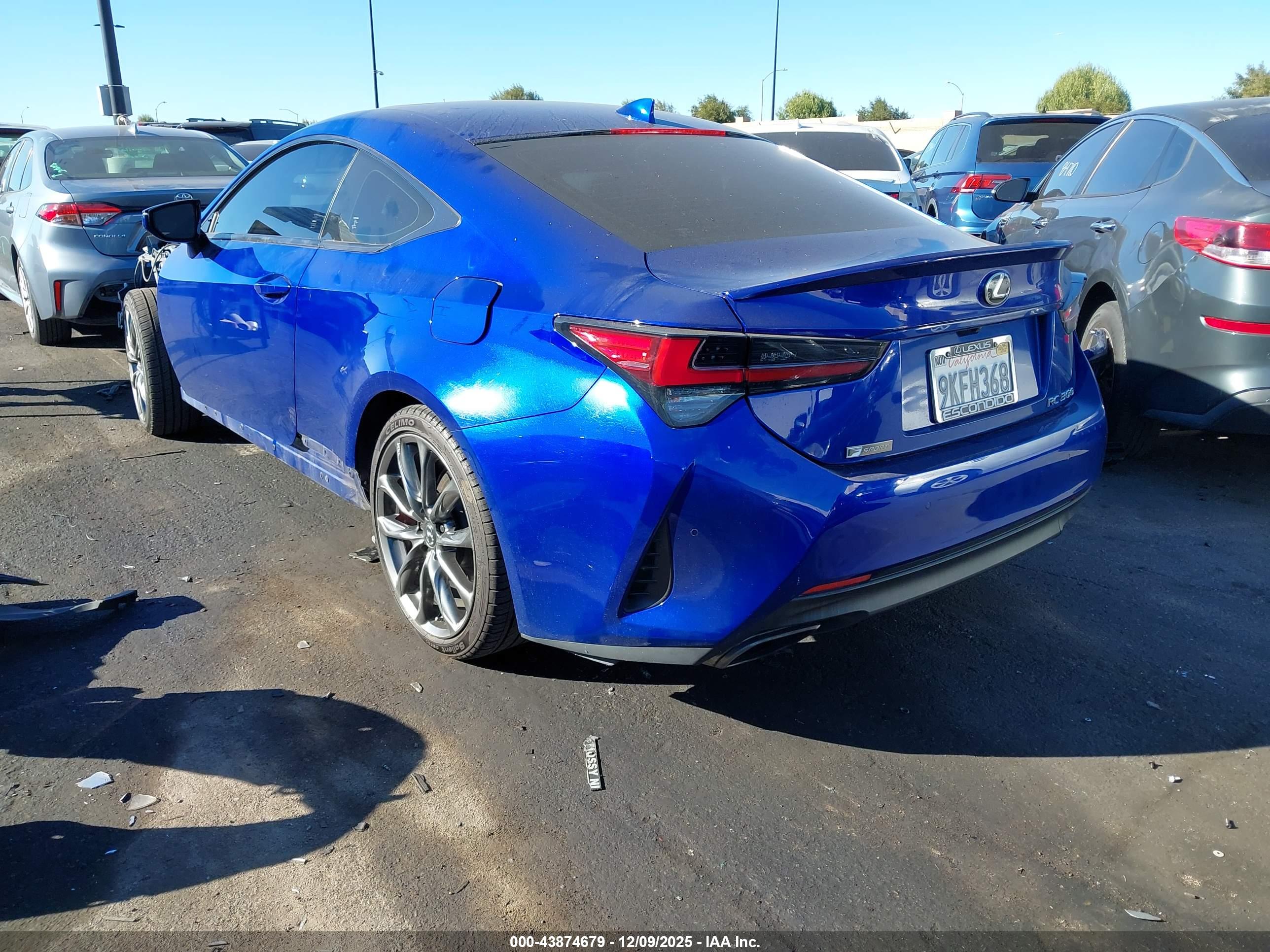 LEXUS RC image 3