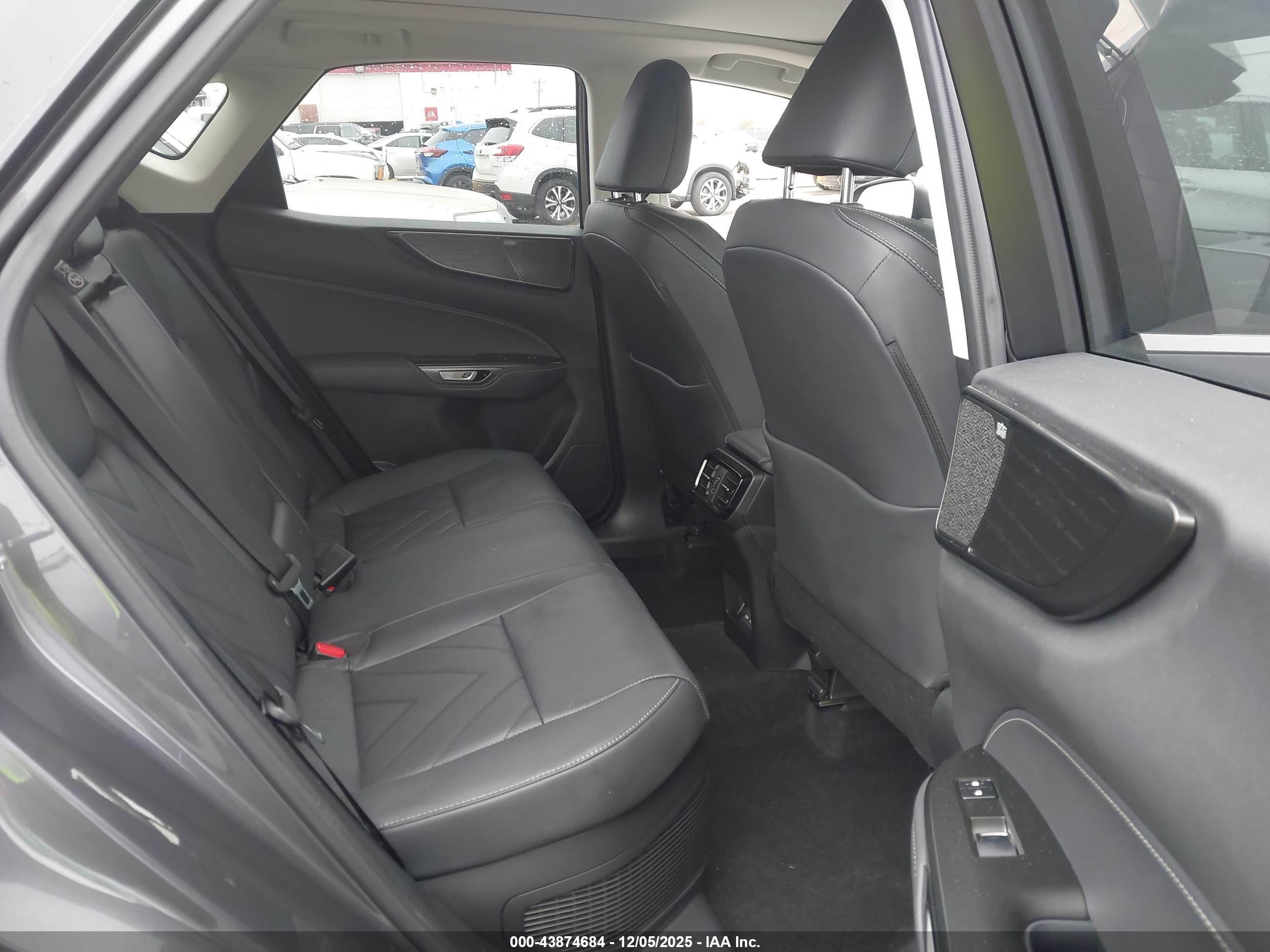 LEXUS NX image 8