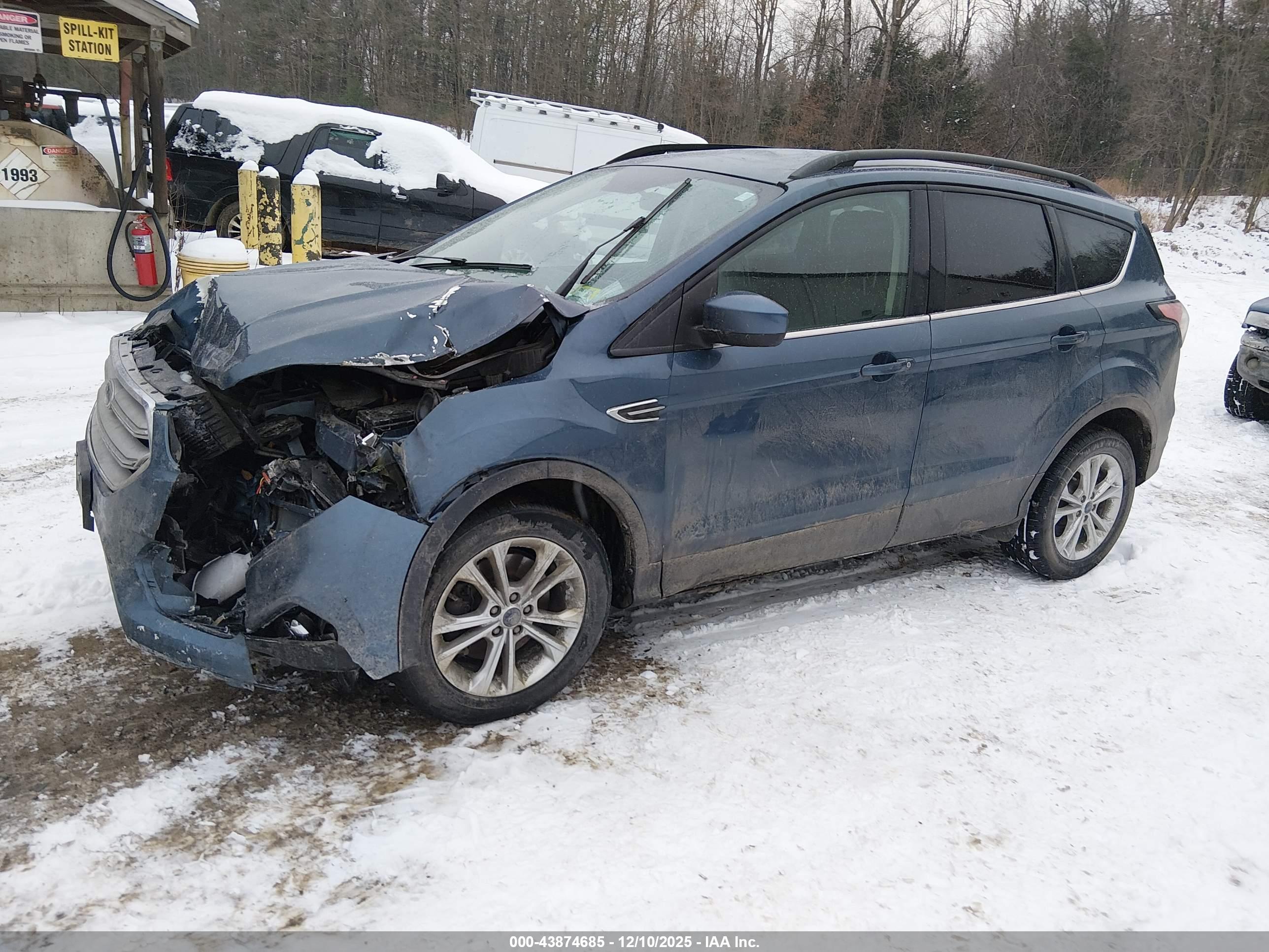 FORD ESCAPE image 2