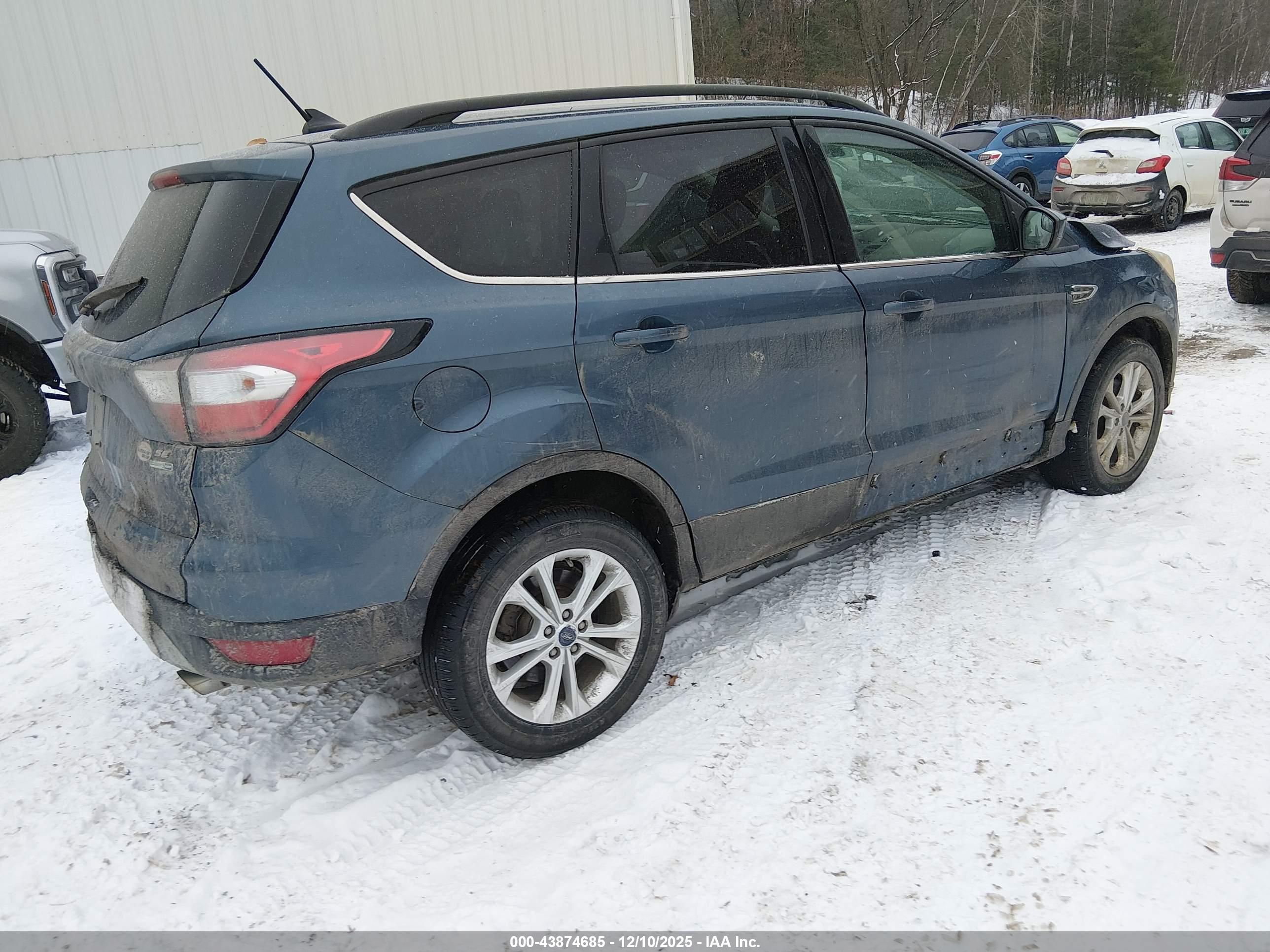FORD ESCAPE image 4
